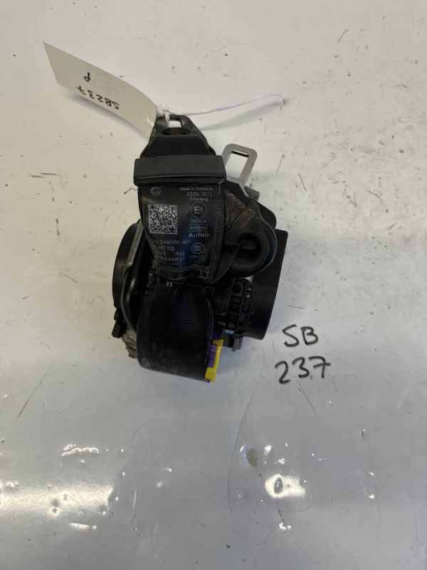 Skoda Superb 2008-2015 5 Door Off Side Front Seatbelt – 3T2857702
