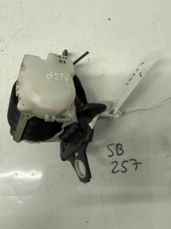 Citroen C1 / Peugeot 107 / Toyota Aygo 2005-2012 Hatchback Near Side Rear Seatbelt