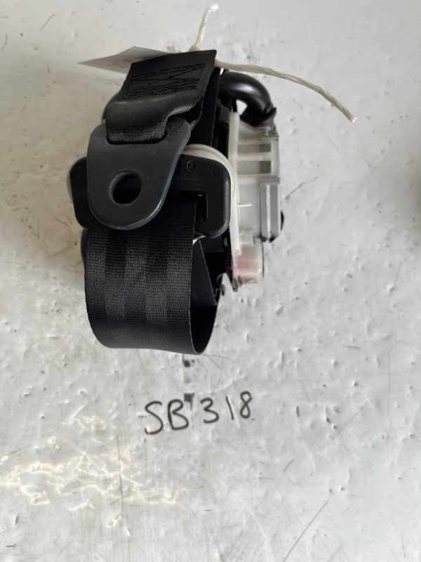 Peugeot Partner / Citroen Berlingo 2008-2017 Van Near Side Front Seatbelt – 96746323xx