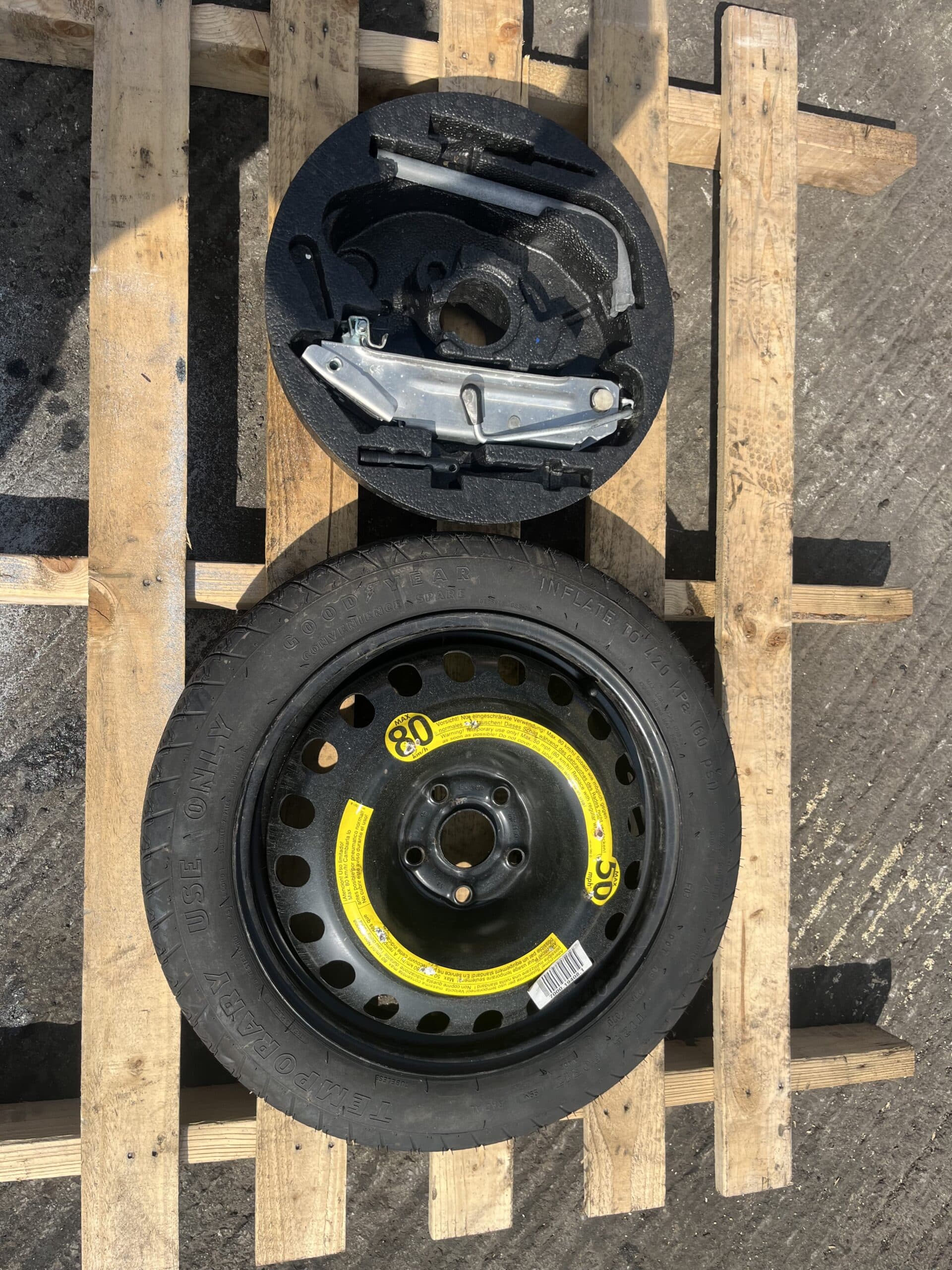 Audi A4 2005-2008 Space Saver / Spare Wheel / Jack Kit – 125-80-17