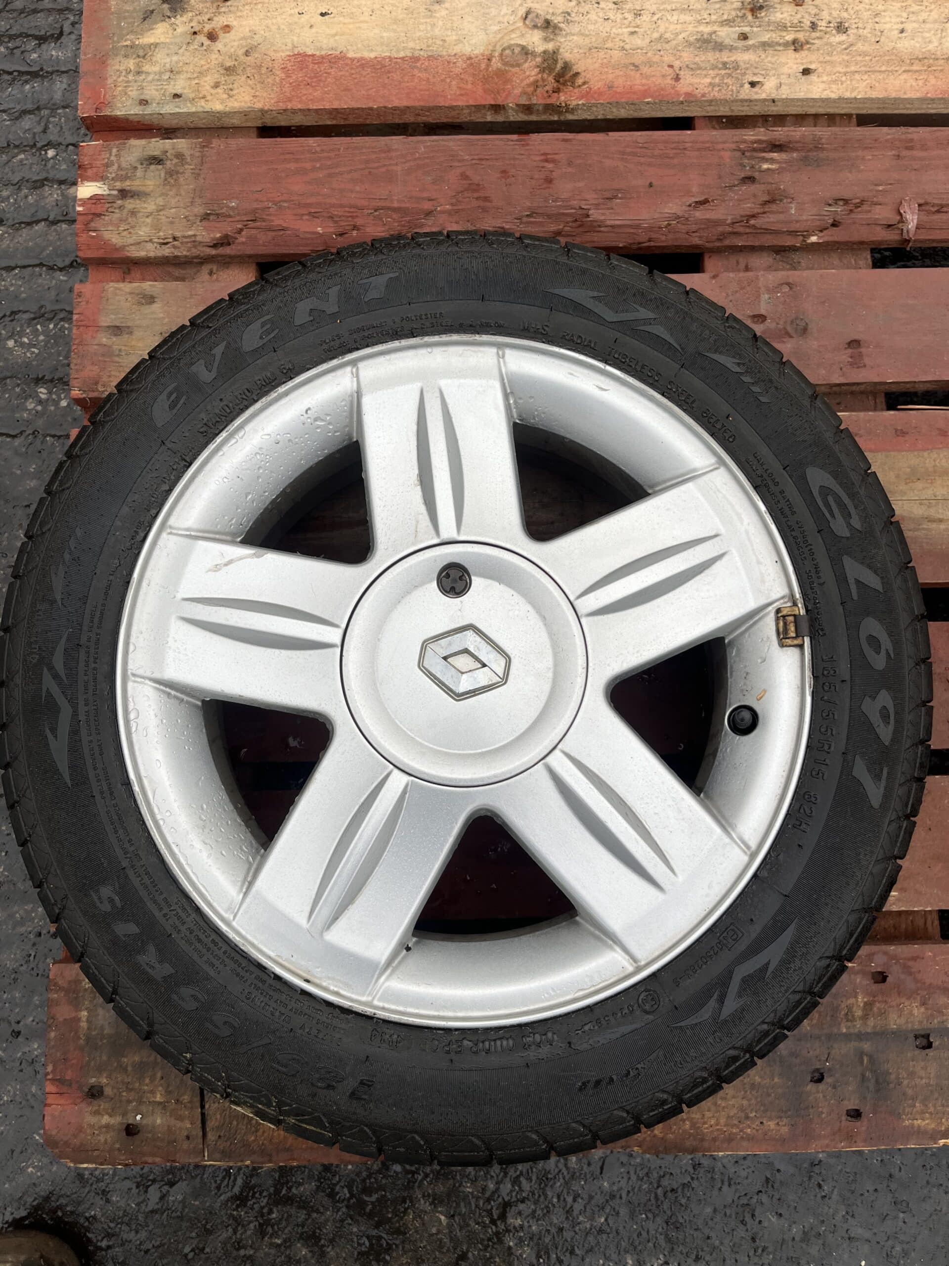 Renault Clio 2001-2006 15″ Alloy Wheel And Tyre – 185-55-15
