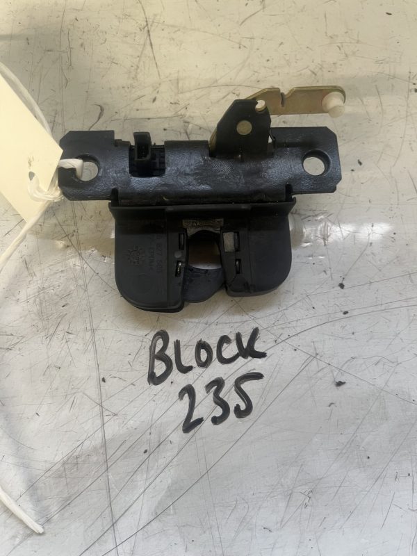 Volkswagen Touareg 2002-2010 Hatchbacxk Tailgate Locking Mechanism – 7L6827505