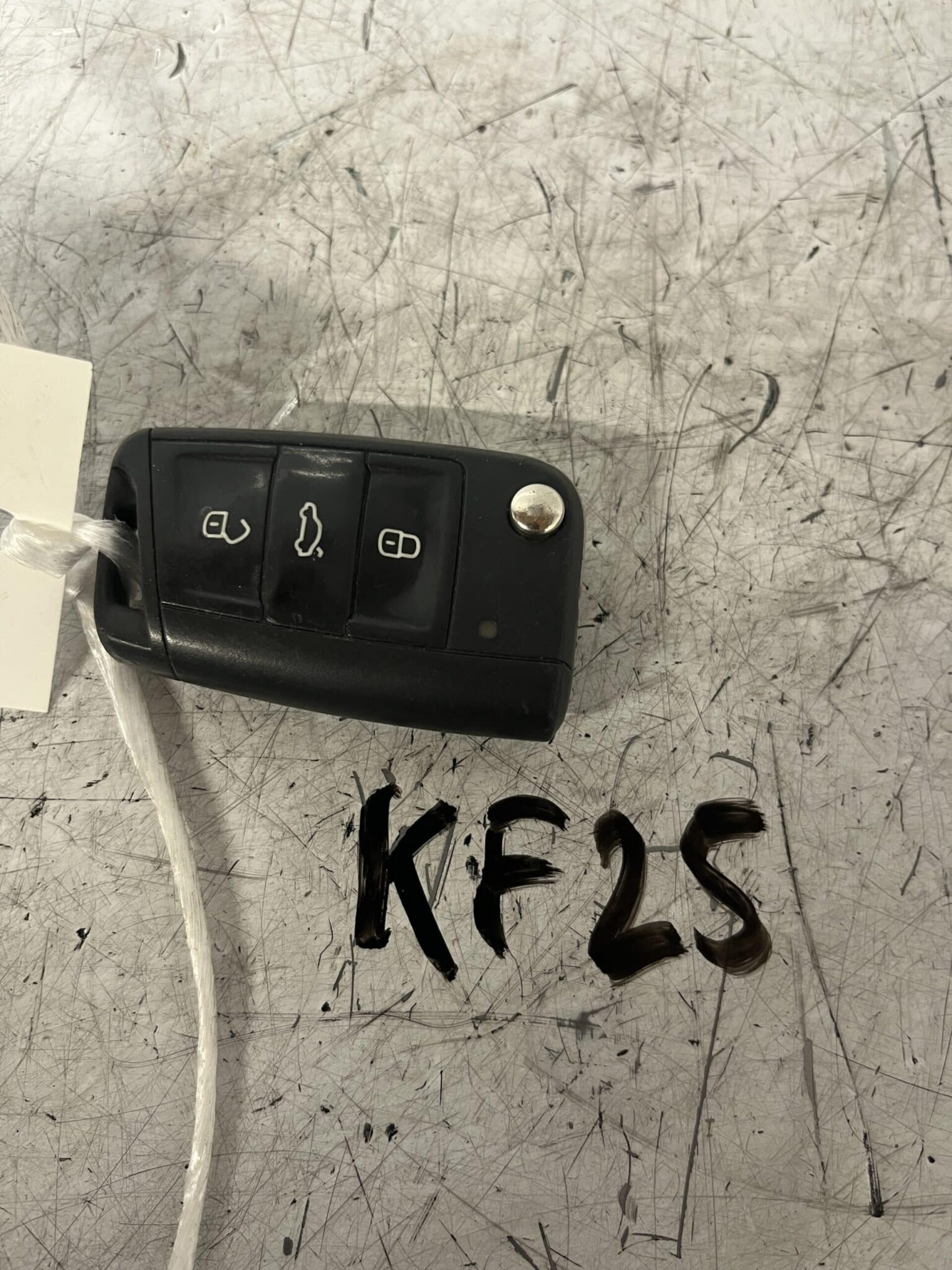 Volkswagen Golf 2012-2017 Key Fob ( Flip Type )
