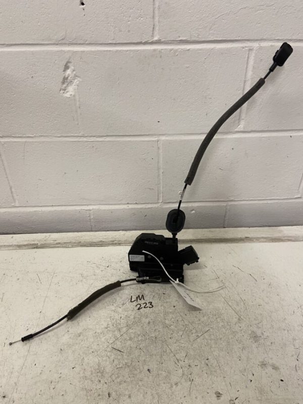 Renault Clio 2013-2018 5 Door Hatchback Off Side Rear Door Locking Mechanism – 825001873R