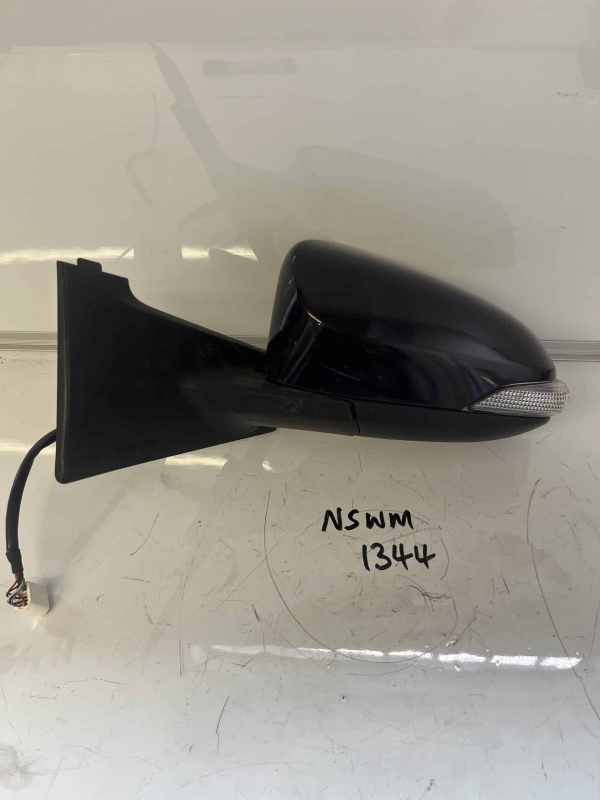 Toyota Yaris 2011-2015 Hatchback Near Side Electric Door Mirror – Black