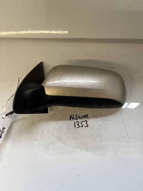 Skoda Fabia 2000-2007 Near Side Electric Door Mirror – Gold