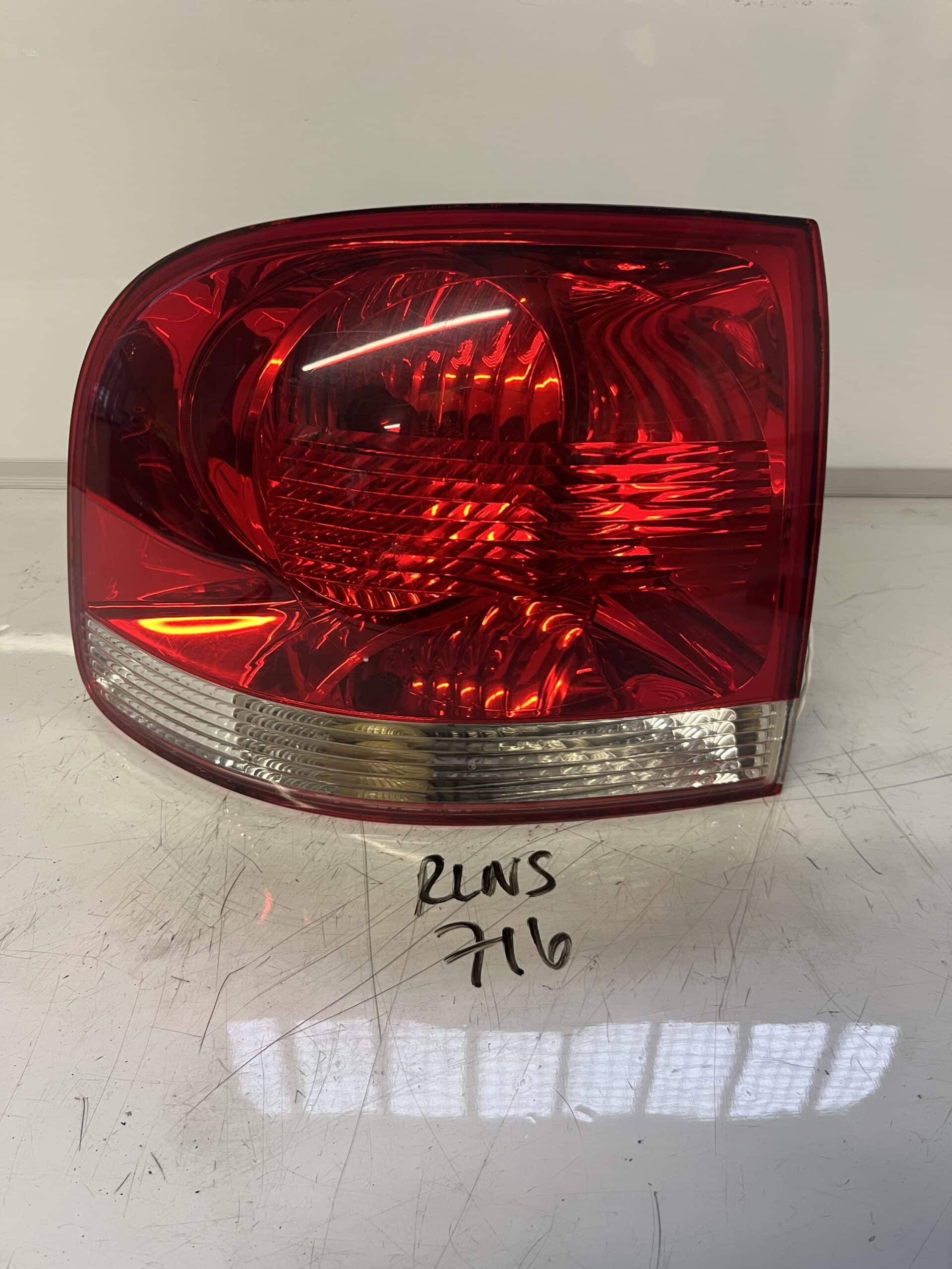Volkswagen Touareg 2002-2010 Hatchback / 4×4 Near Side Taillamp