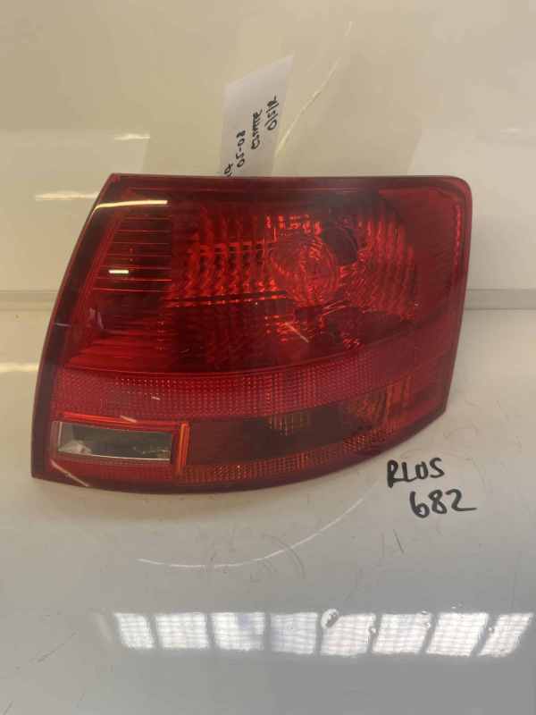 Audi A4 2005-2008 Estate Off Side Taillamp – 8E9945096E