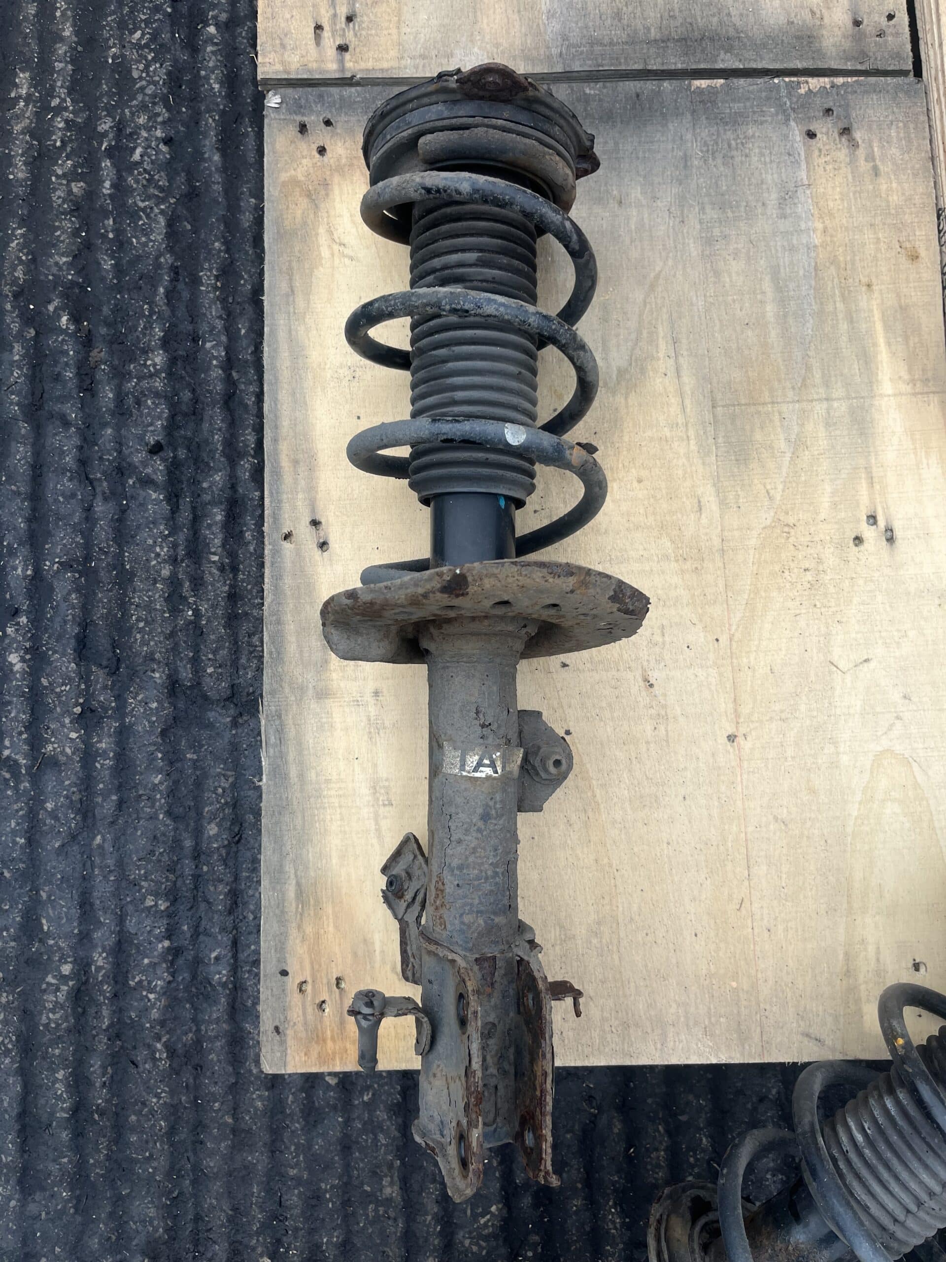 Nissan Juke 2010-2019 1.5 Diesel Near Side Front Shock Absorber
