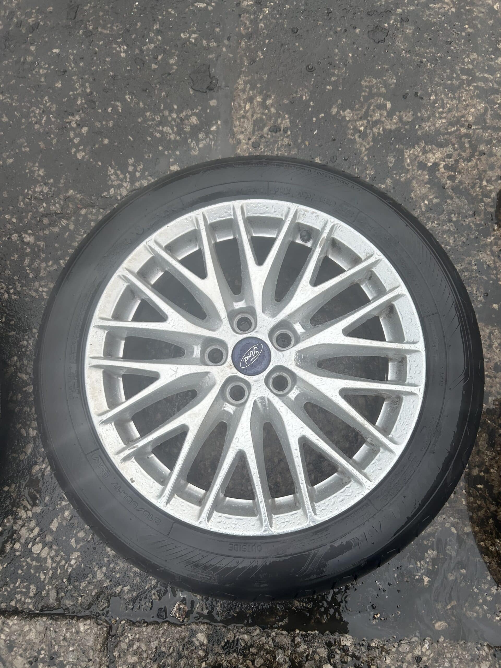 Ford Focus 2011-2017 Single 17″ Alloy Wheel And Tyre – 215/50/17