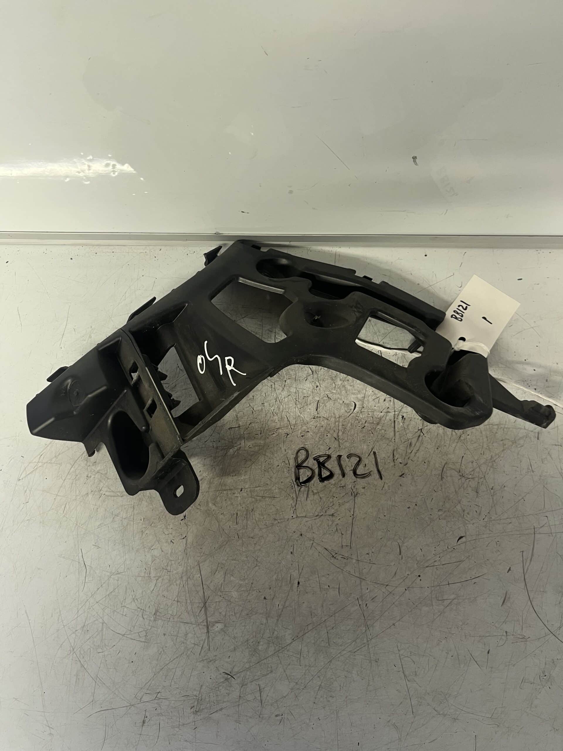 Renault Captur 2013-2018 5 Door Hatchback Off Side Rear Bumper Bracket – 852220257R