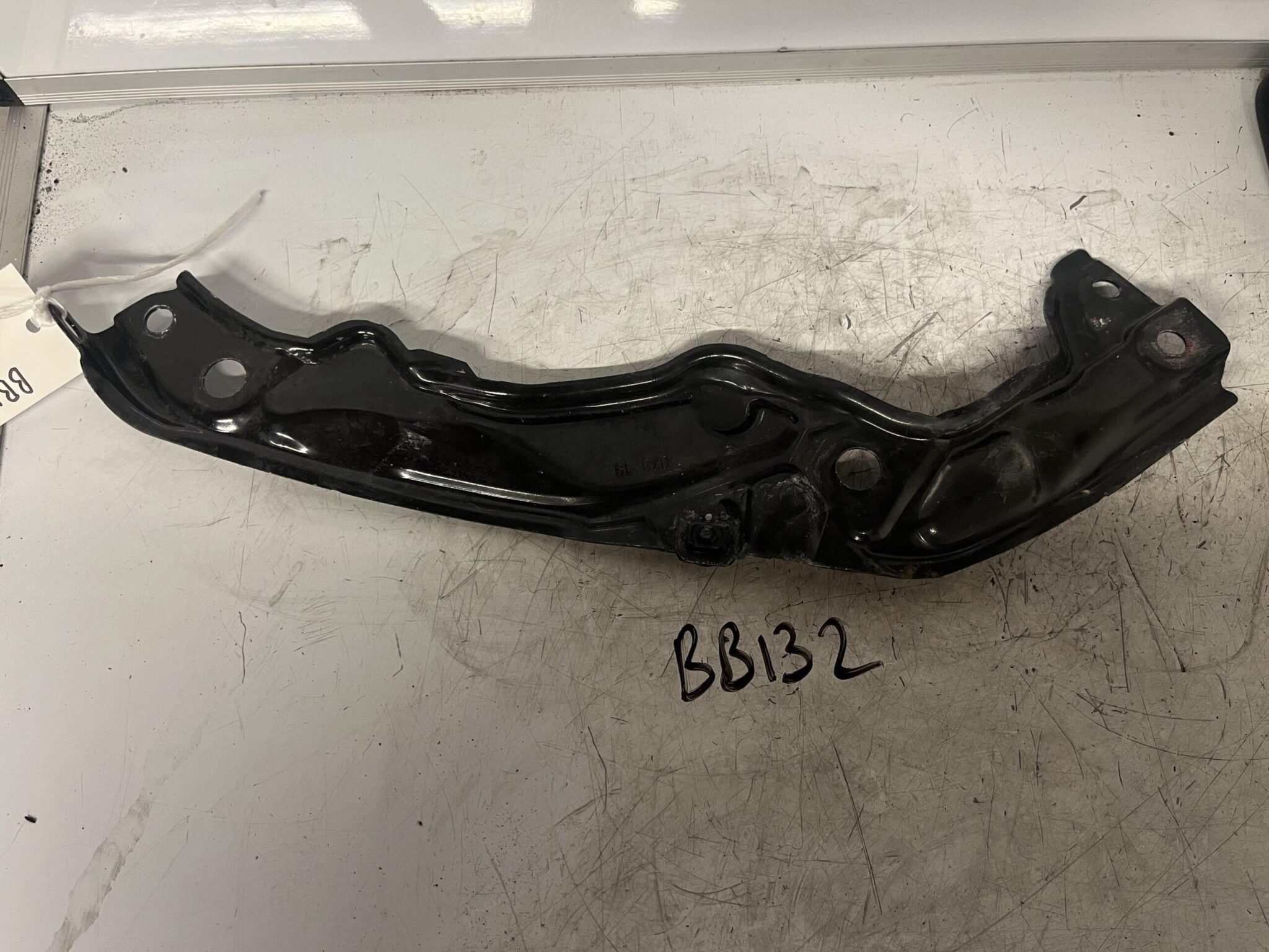 Seat Ibiza 2017-2024 Off Side Headlamp Bracket – 6F0806930