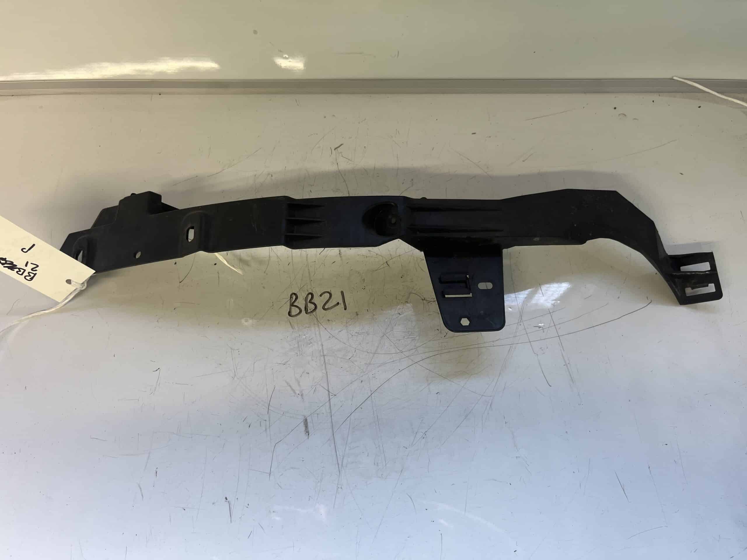 Vauxhall Astra 2010-2015 Near Side Front Bumper Bracket – 13287639