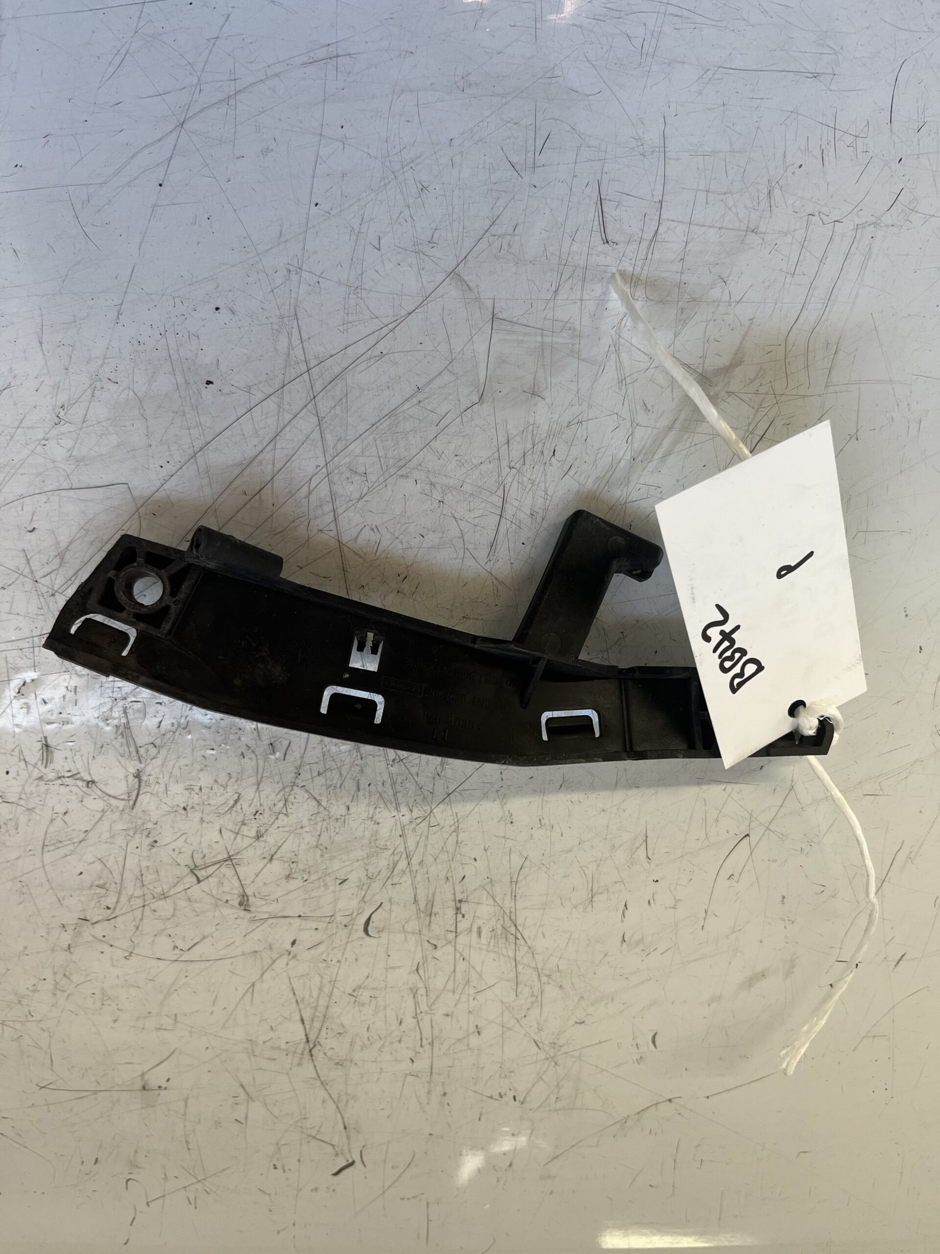 Citroen C3 / DS3 2010-2016 Near Side Front Bumper Bracket – 9683465680
