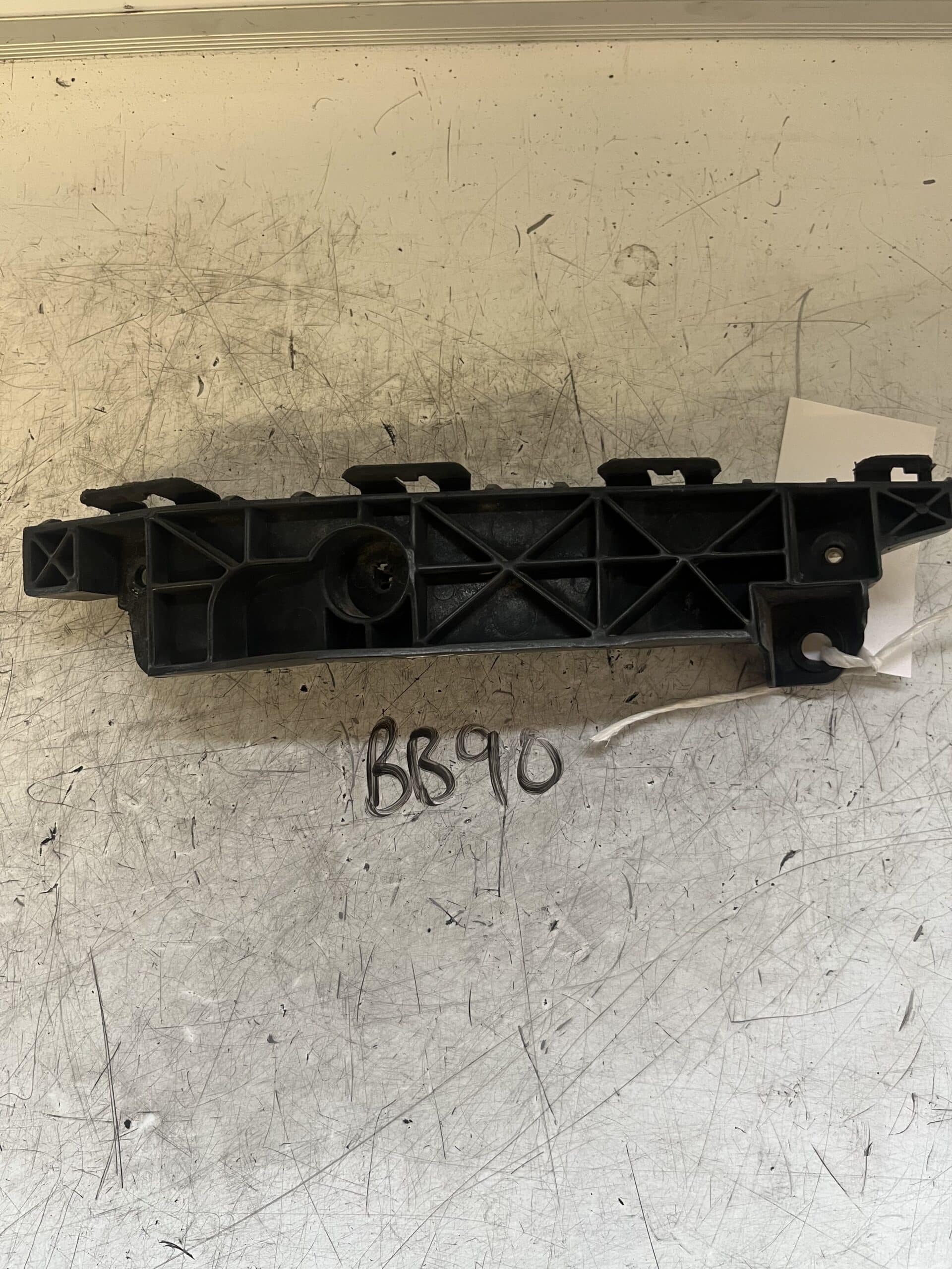 Hyundai ix35 2010-2015 Off Side Front Bumper Bracket – 86514-2Y000