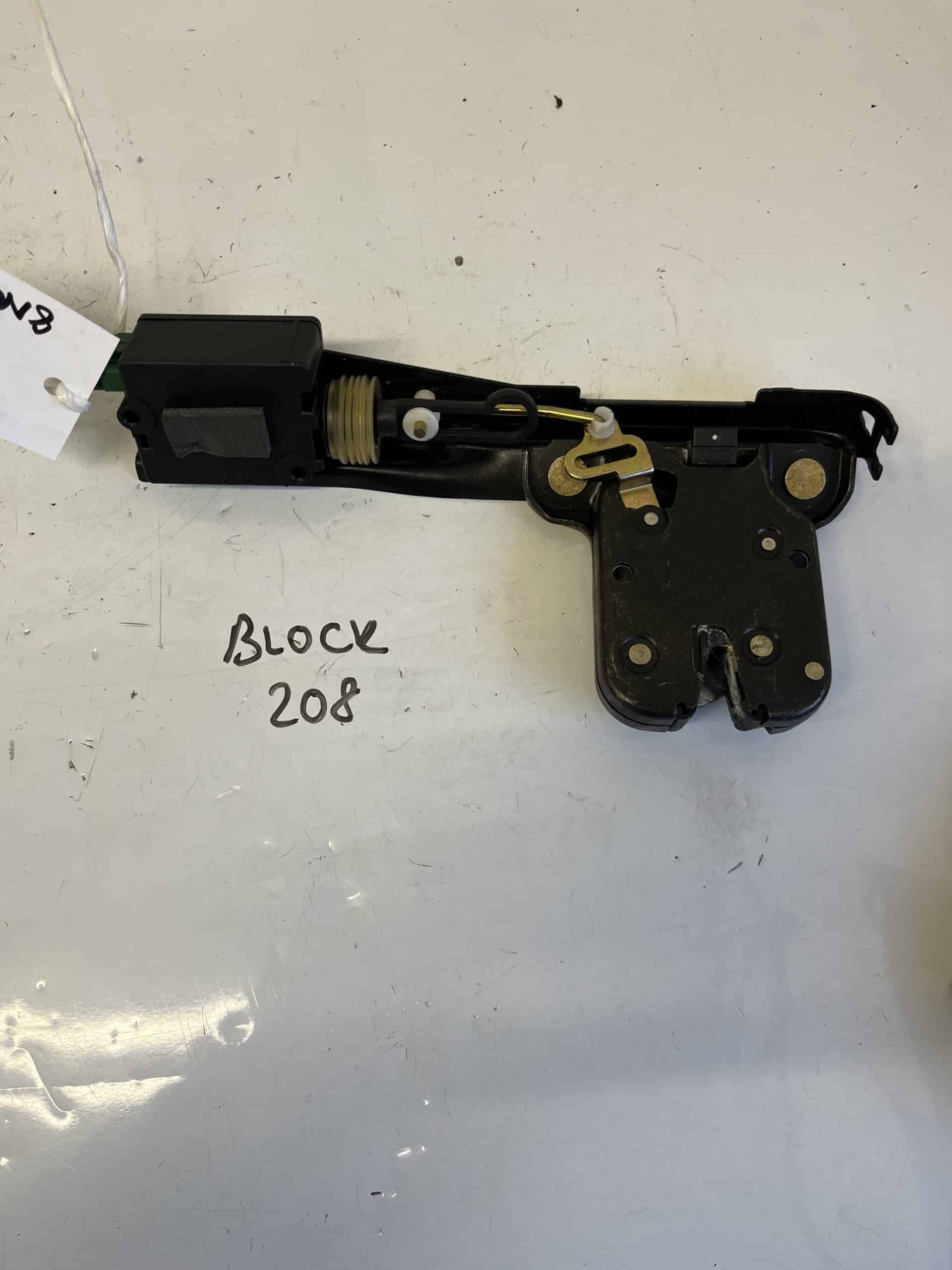 Audi TT 1998-2007 Convertible / Coupe Boot / Tailgate Locking Mechanism / Selonoid – 8N0827505