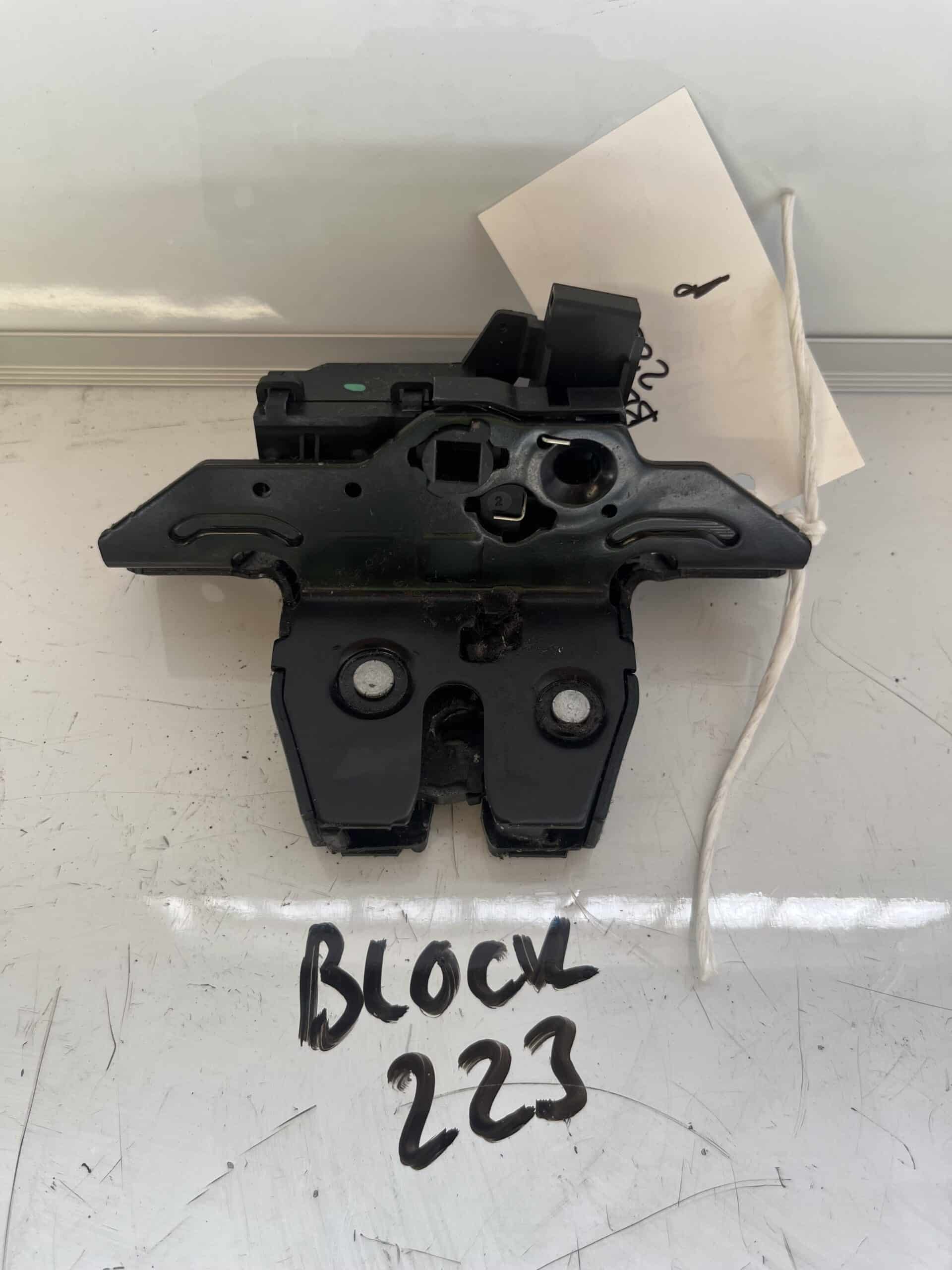 Vauxhall Mokka 2012-2018 Hatchback Tailgate Locking Mechanism – 13583437