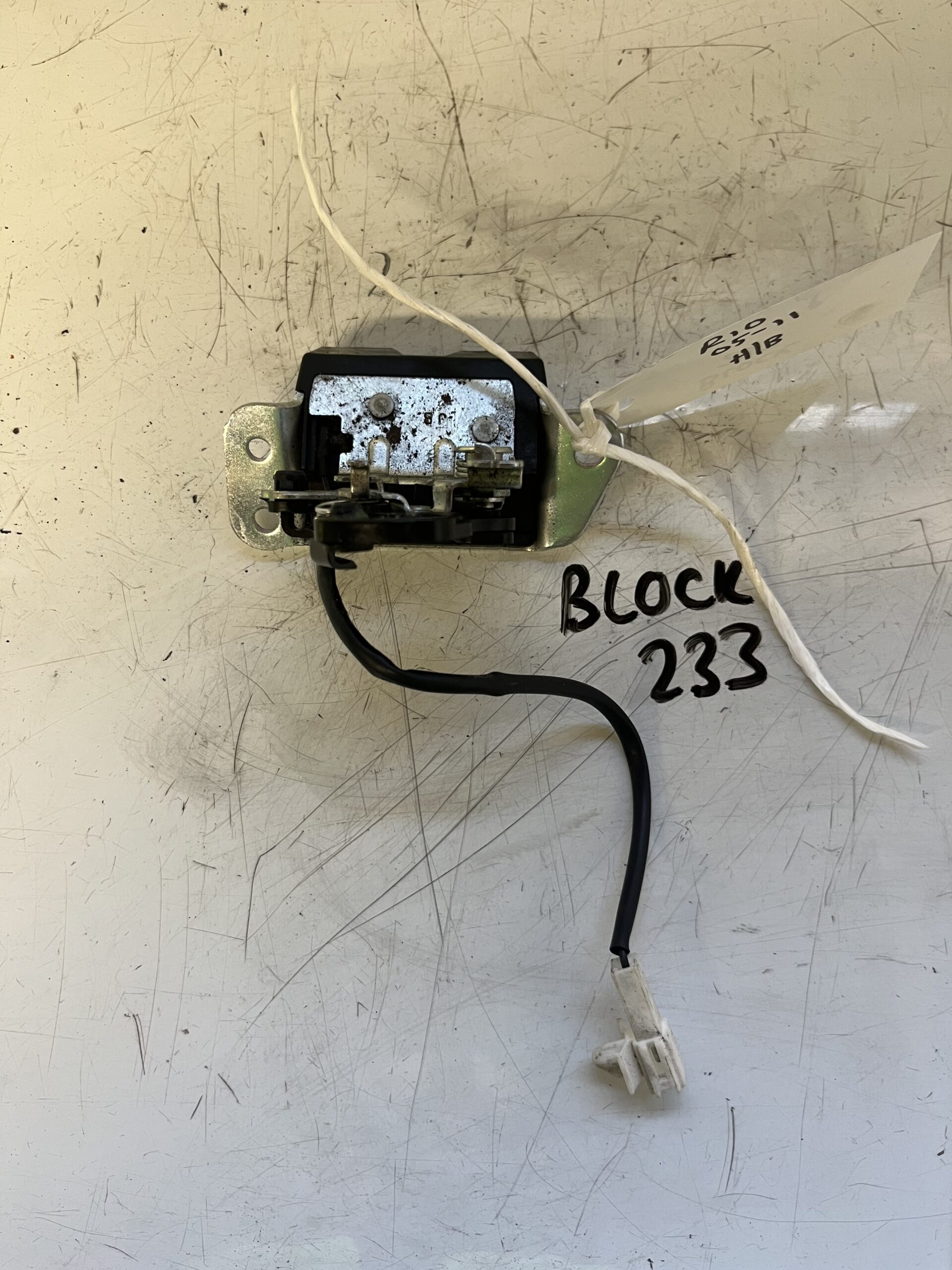 Kia Rio 2005-2011 Hatchback Tailgate Locking Mechanism – 1 Pin Plug