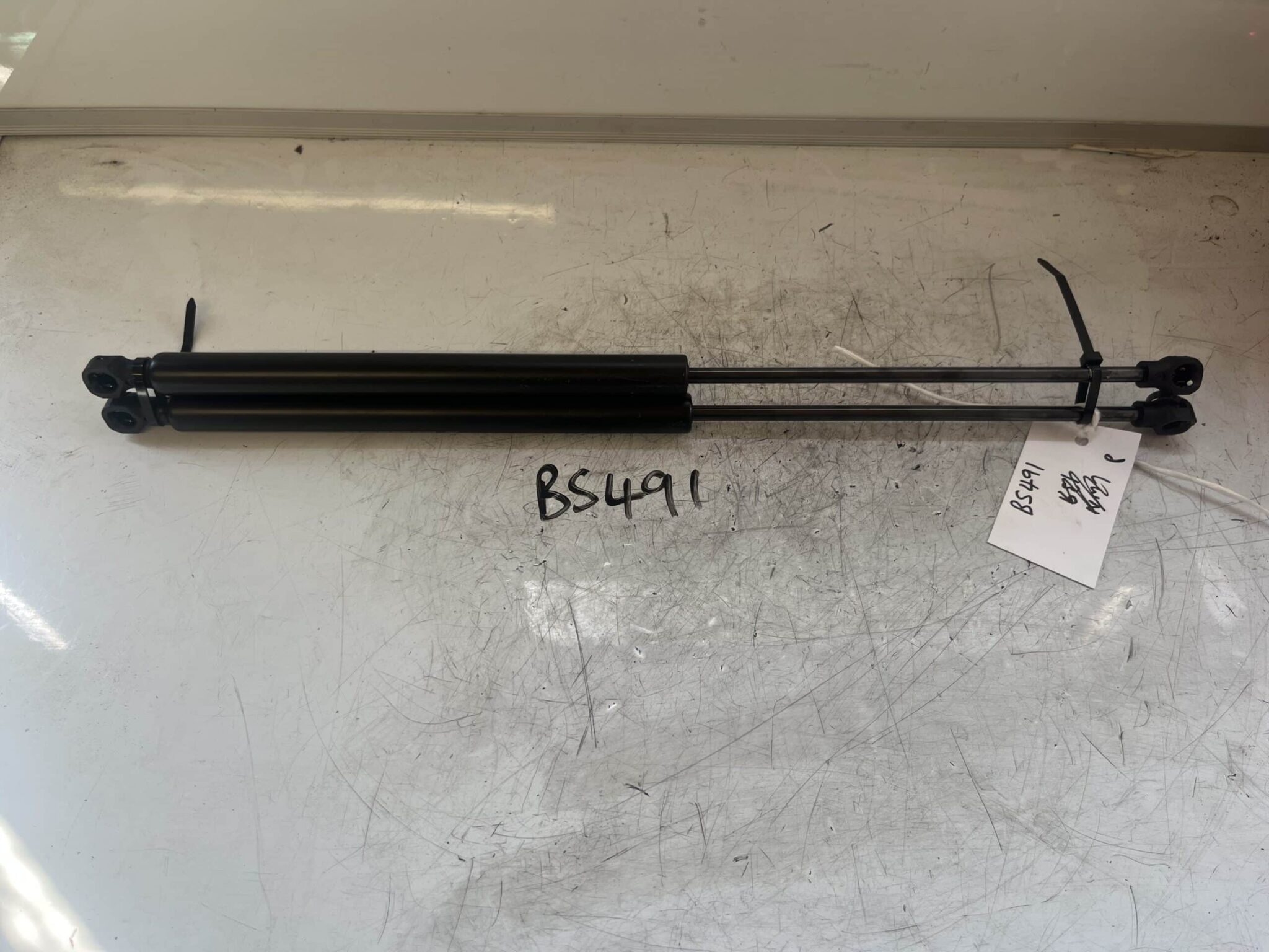 Renault Twingo Hatchback 2013-2019 Tailgate Struts – Pair