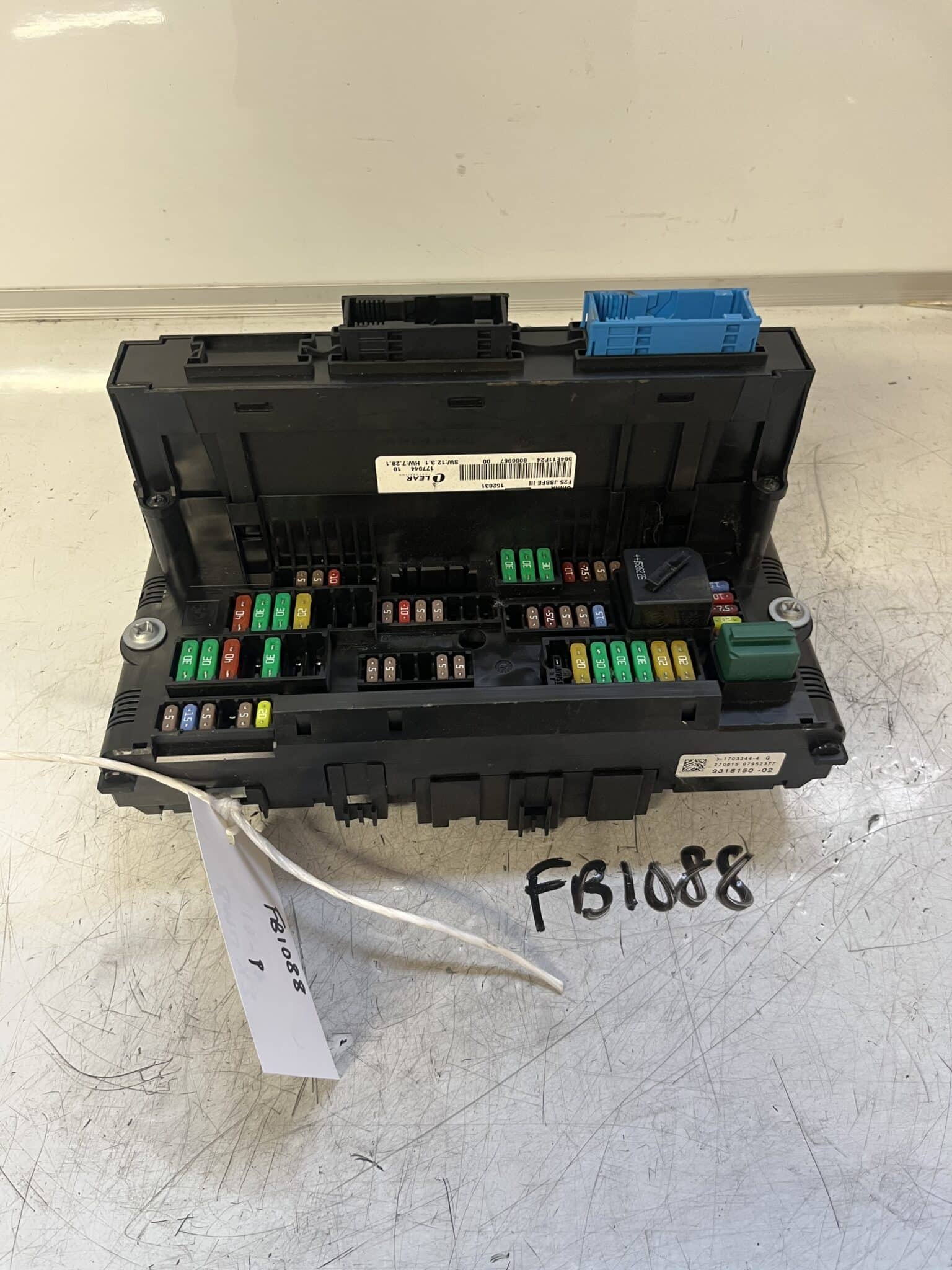 BMW X3 2010-2018 Fuse Box – 9315150-02