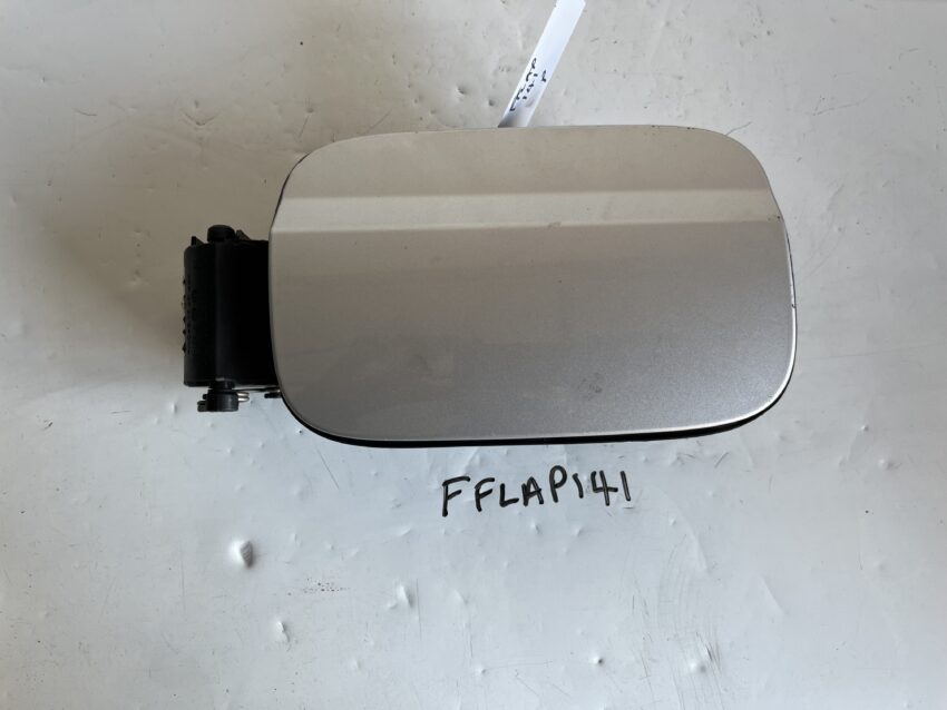Mercedes C Class 2007-2012 5 Door Saloon Fuel Filler Flap – Silver