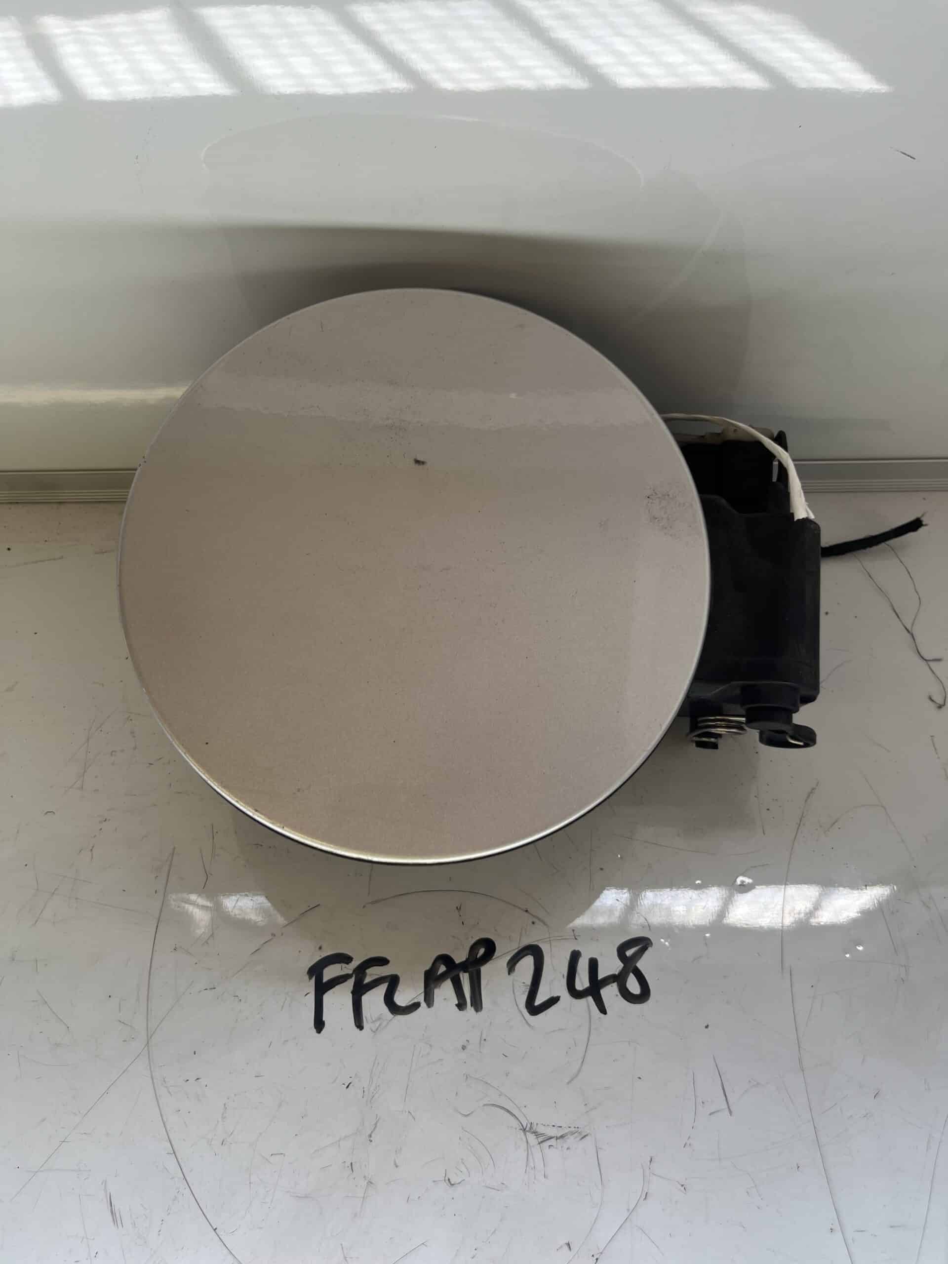 Vauxhall Mokka 2012-2019 Petrol Fuel Flap And Cap – Silver Z176 Colour Code