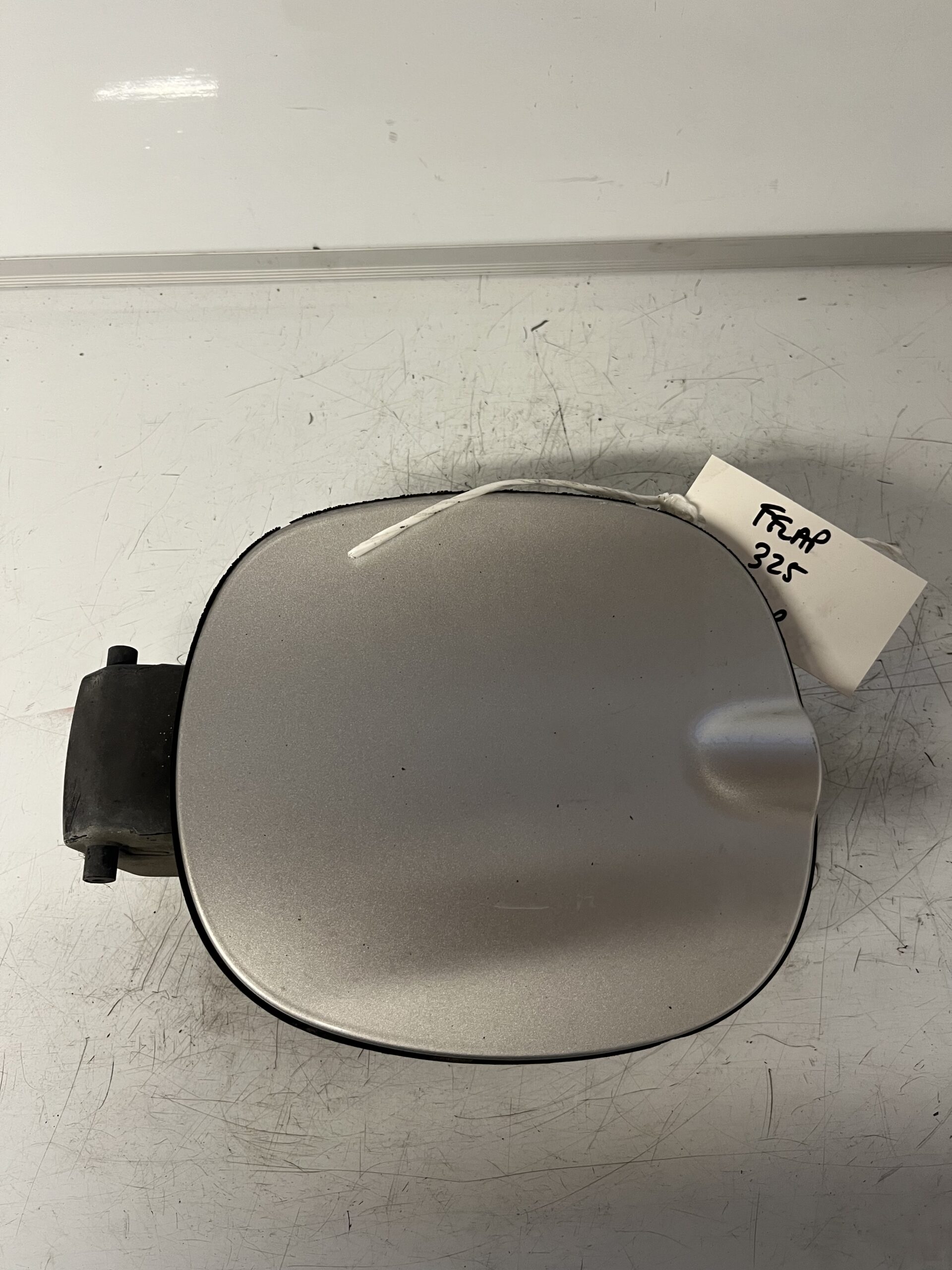 Fiat 500L 2013-2017 5 Door Hatchback Fuel Filler Flap – Silver