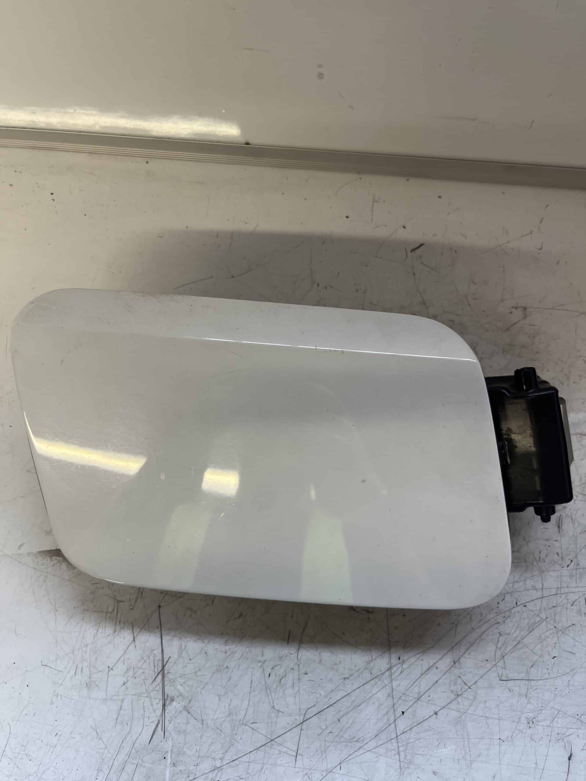 Audi Q2 2016-2024 5 Door Hatchback Fuel Filler Flap – White LS9R