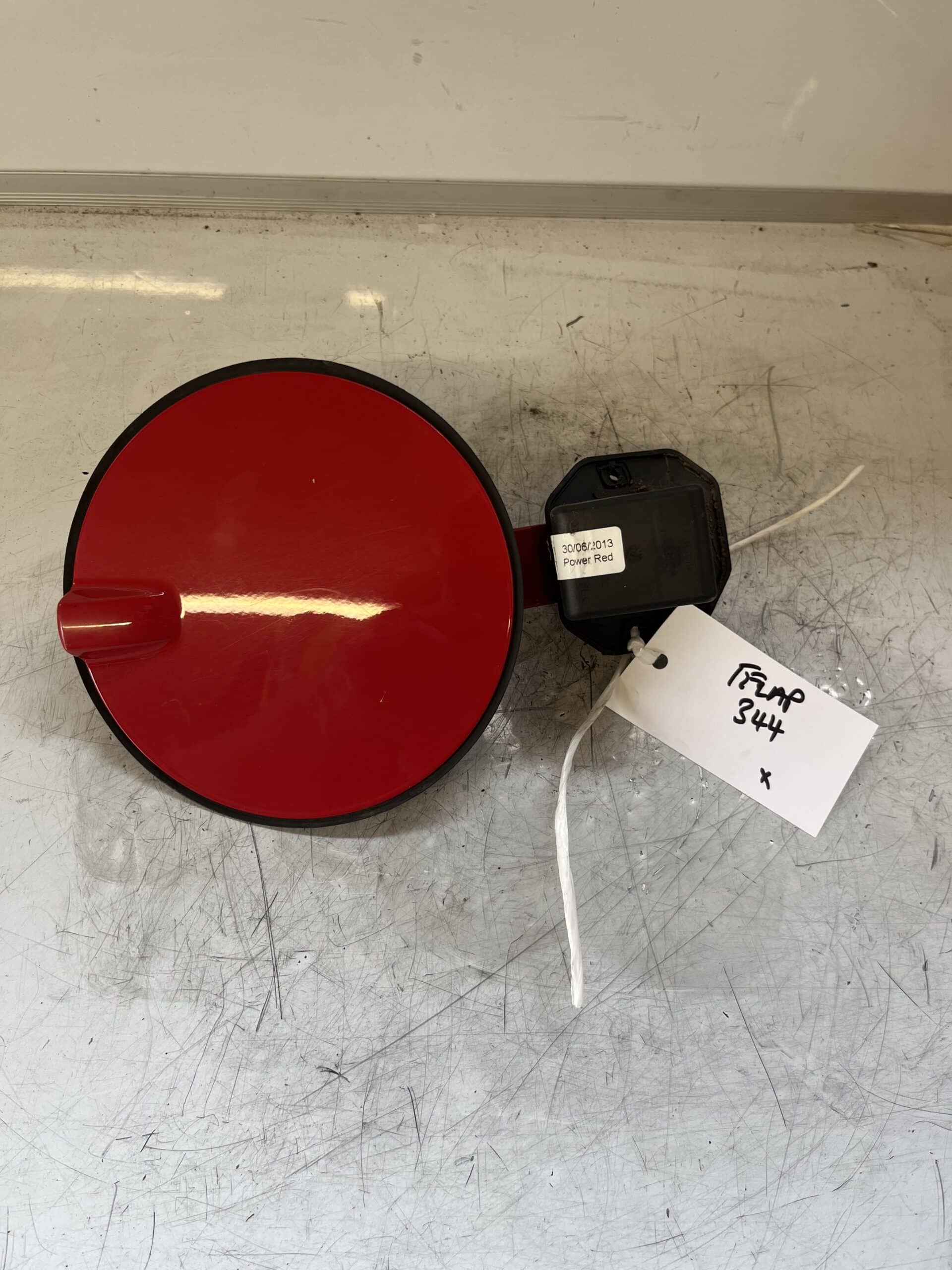 Vauxhall Zafira 2005-2014 MPV Fuel Filler Flap – Red Z50B Colour Code