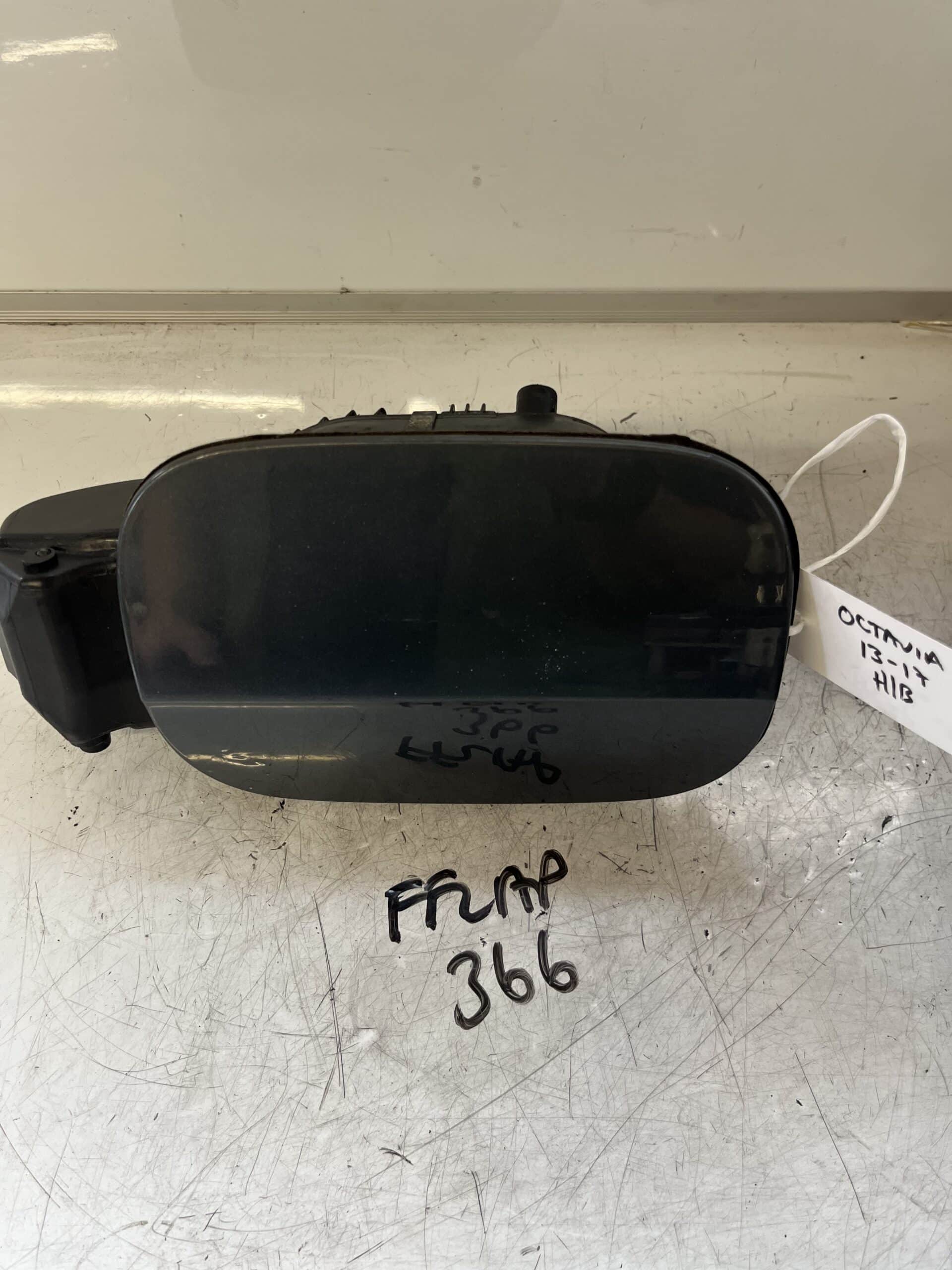Skoda Octavia 2013-2017 5 Door Hatchback Fuel Filler Flap – Grey LF7Y