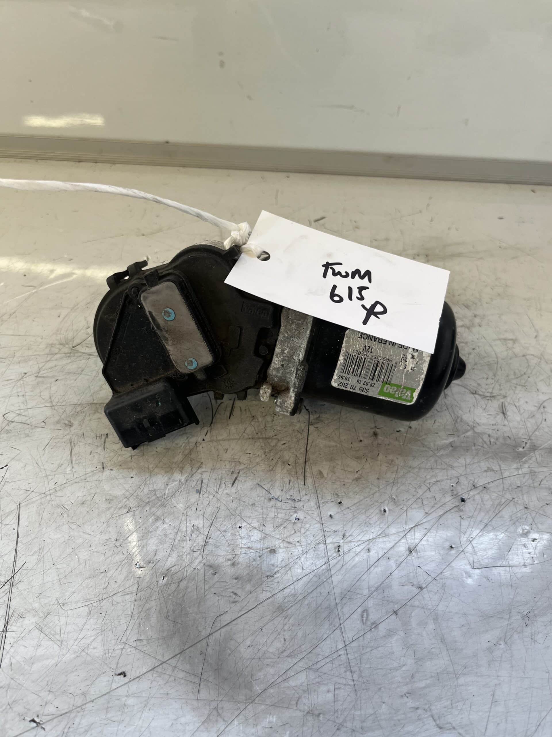 Nissan Qashqai 2007-2013 Hatchback / 4×4 Front Wiper Motor
