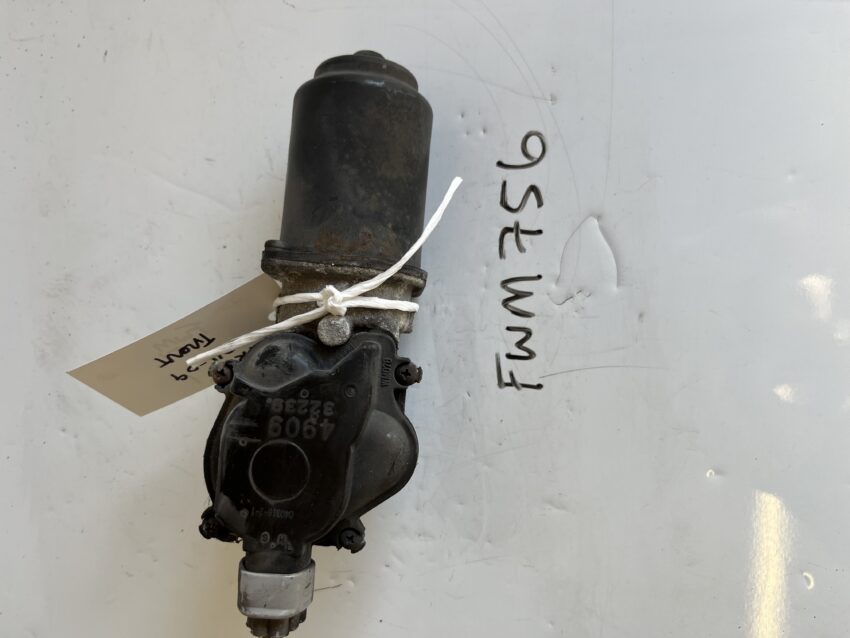 Honda FR-V 2004-2009 Front Wiper Motor – 5 Pin Plug Type