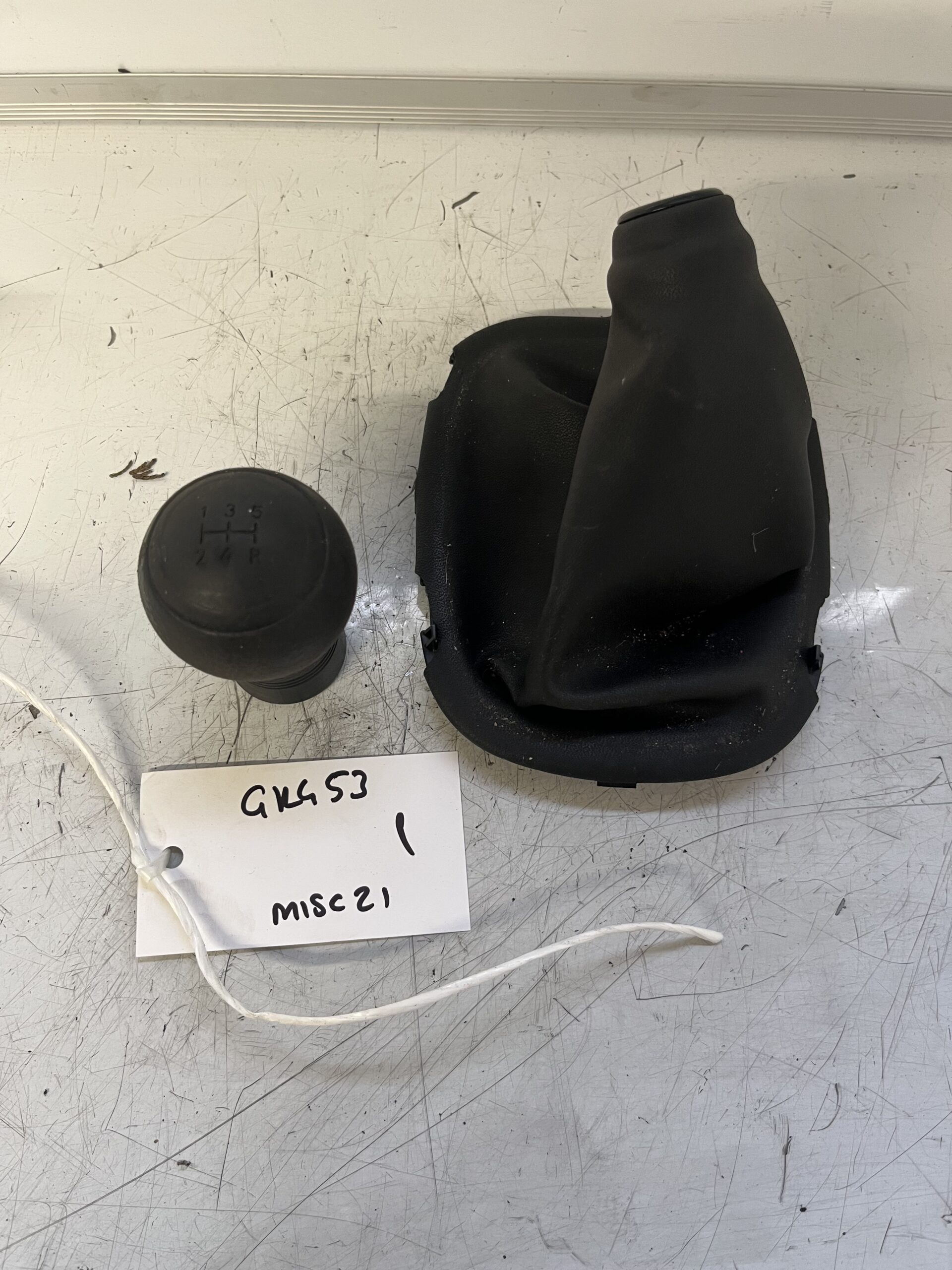 Citroen C1 / Peugeot 108 2014-2020 5 Speed Manual Gear Knob And Gaiter