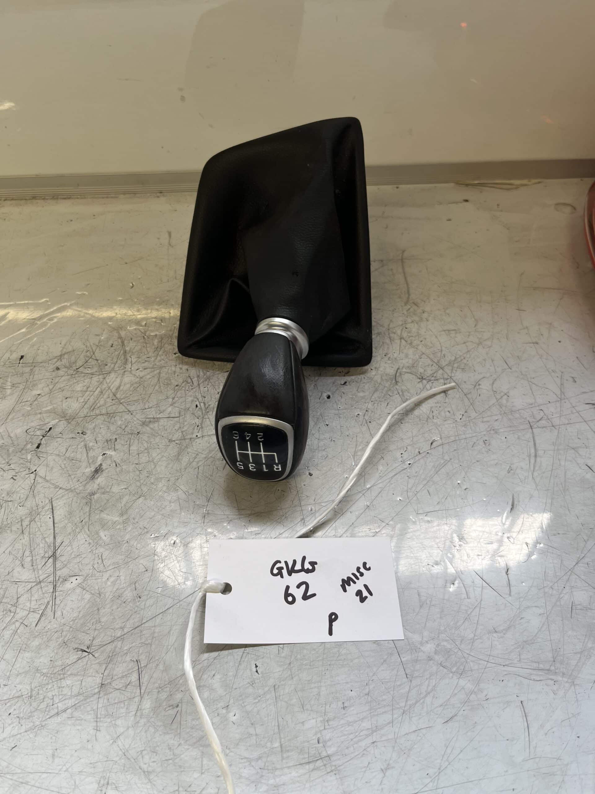 Hyundai i20 2014-2020 Gear Knob And Gaiter – 6 Speed Manual ( Reverse Top Left )