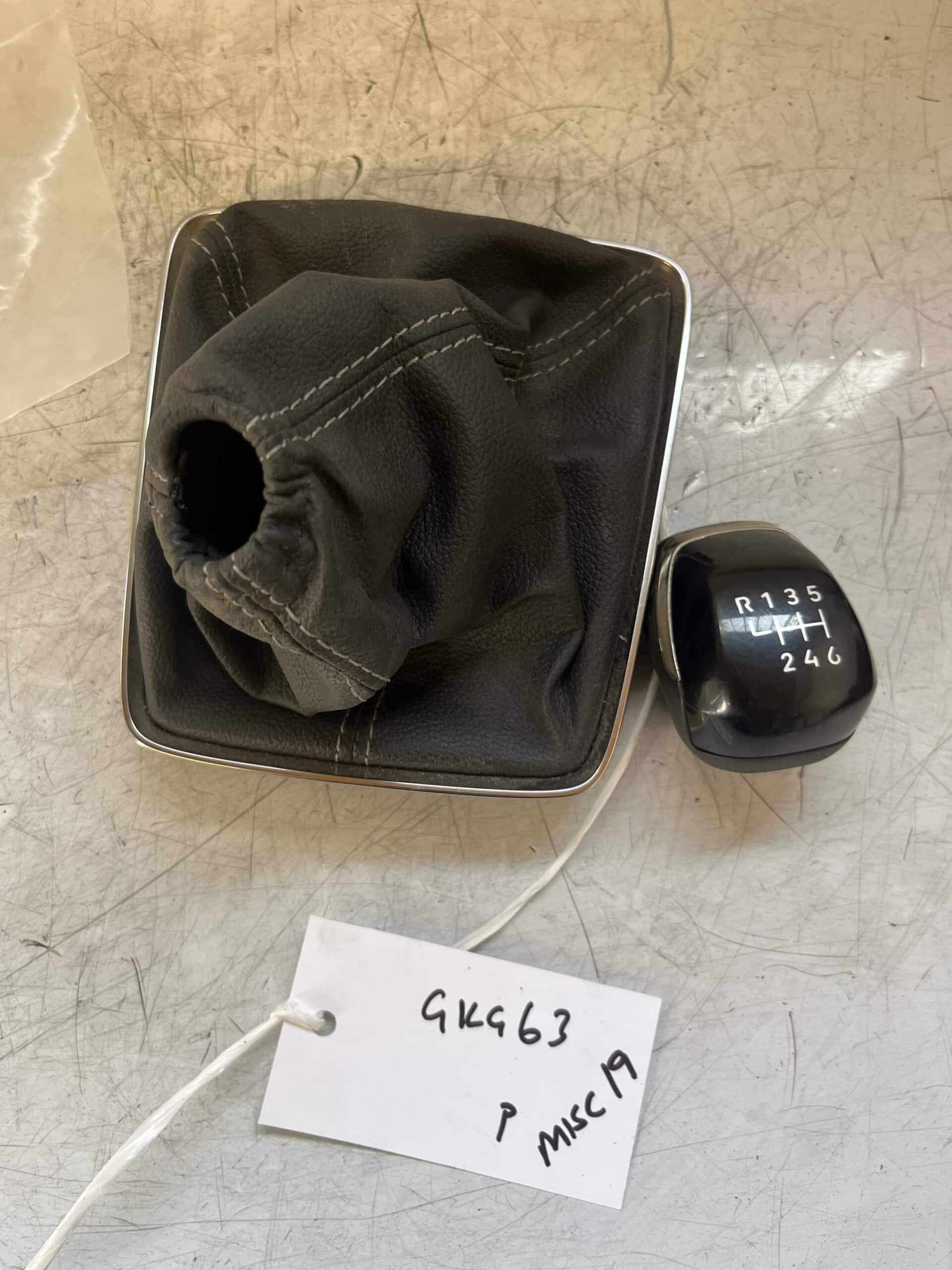 Vauxhall Mokka 2020-2025 6 Speed Manual Gear Knob And Gaiter – 9836326180 ( Reverse Top Left )
