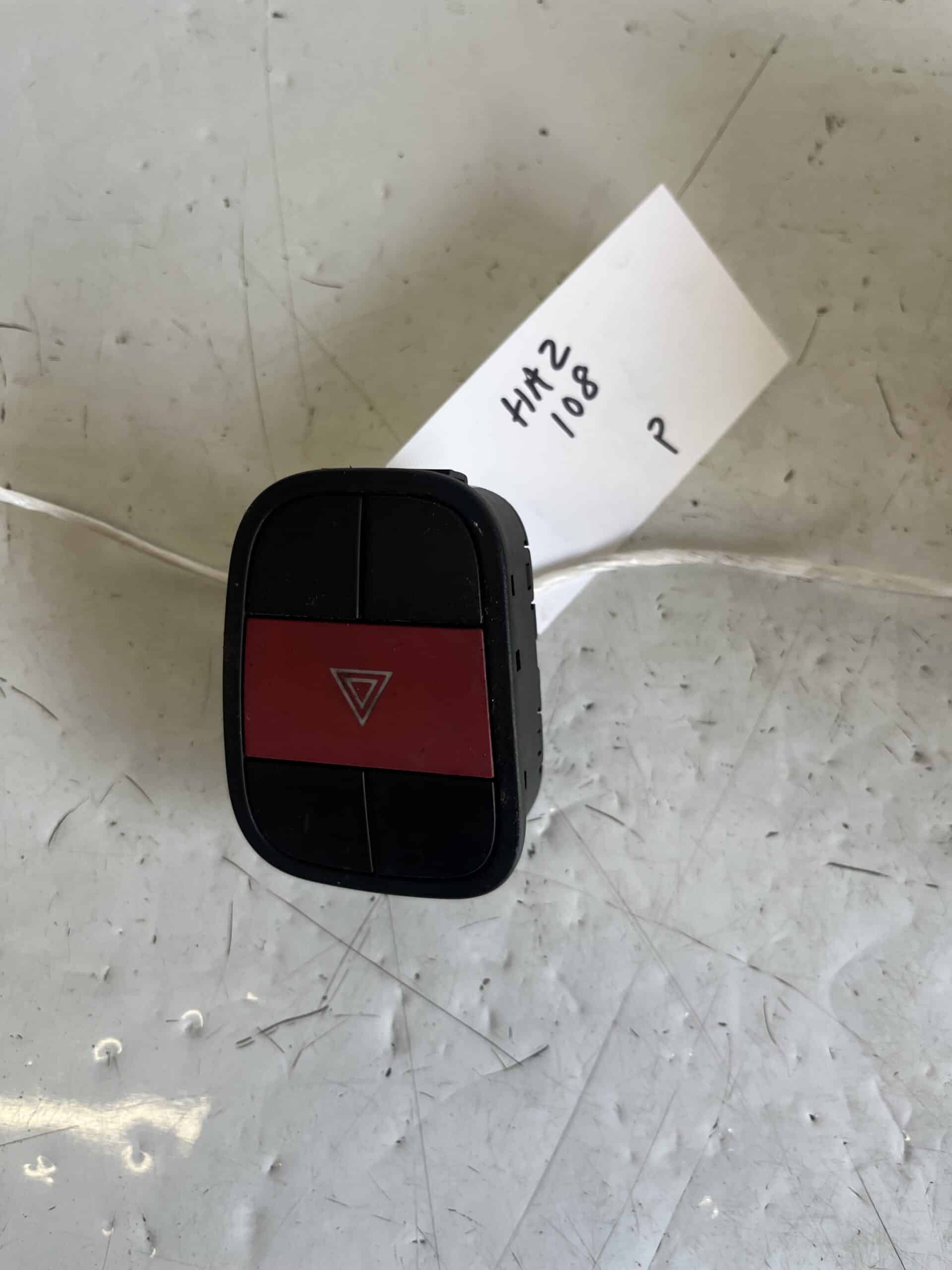 Citroen Nemo / Peugeot Bipper 2008-2016 Hazard Switch / Button ( 12 Pin Plug )