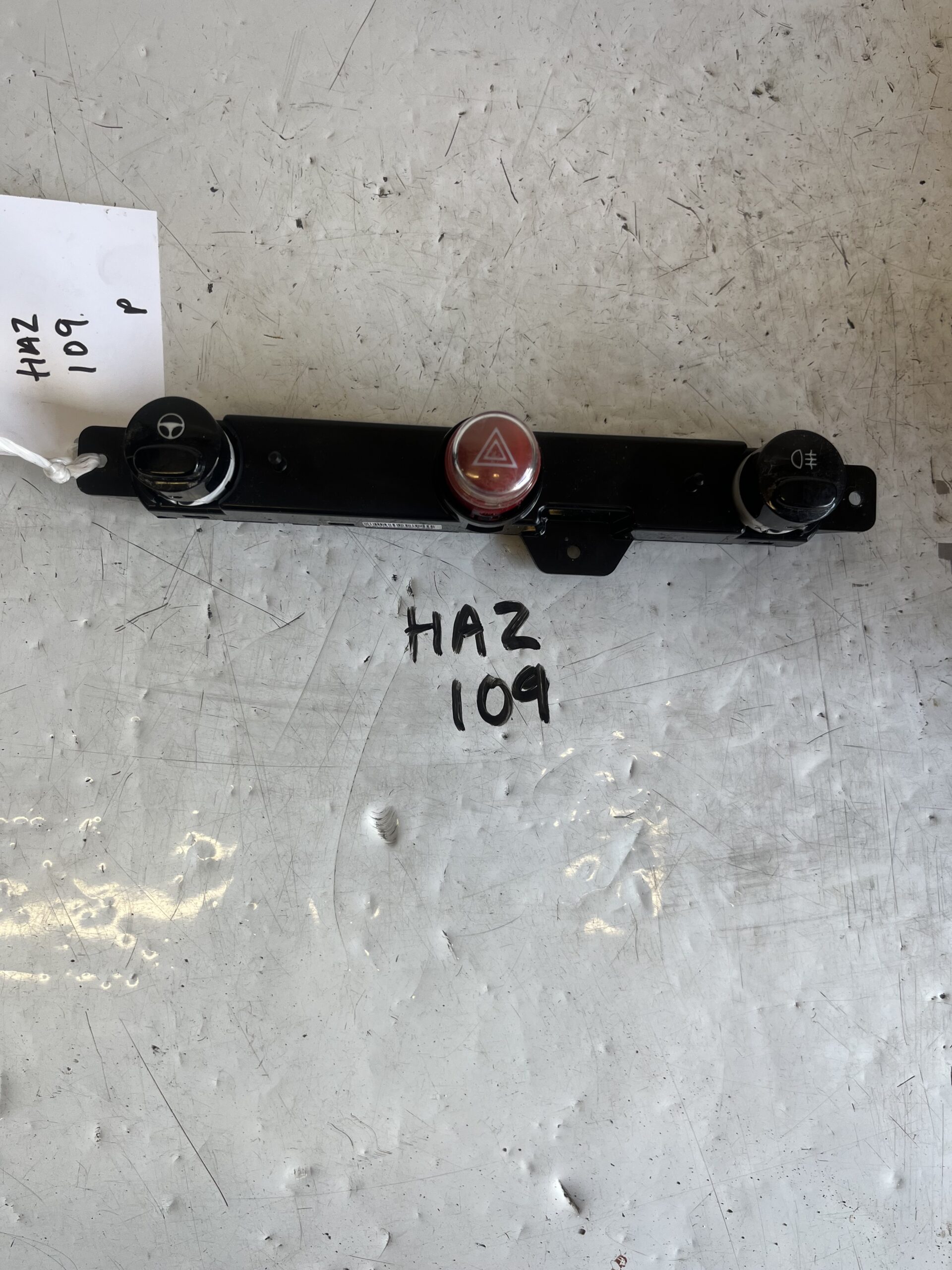 Fiat 500 2007-2021 Hazard And Dash Switches – 735451107