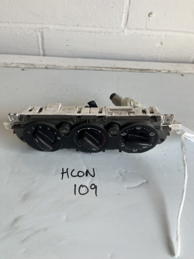 Ford Focus 2005-2011 Heater Control With AC – 7M5T-19980-AA