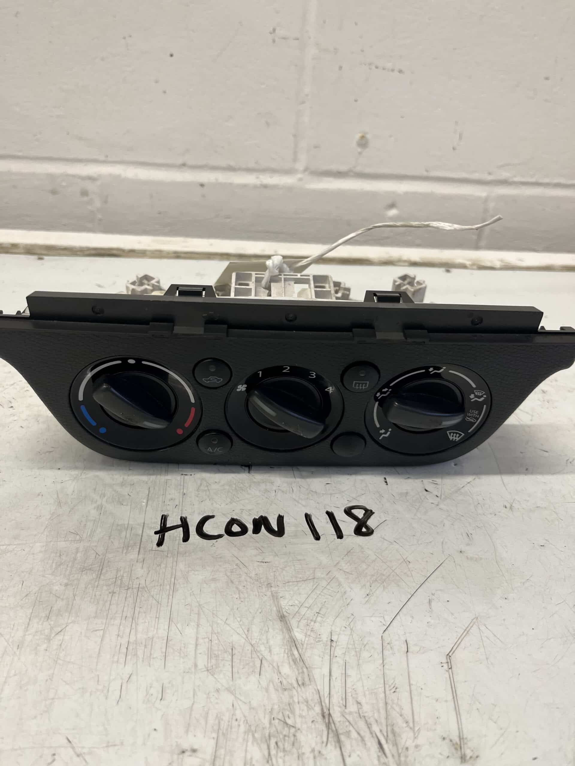 Suzuki Swift 2005-2010 Heater Control Panel – AC Type