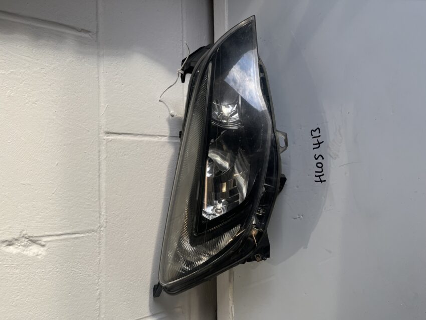Vauxhall Astra 2010-2015 Hatchback / Estate Off Side Headlamp – Black Fascia – 13371598