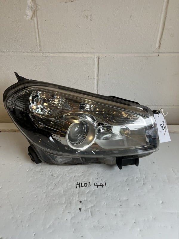 Nissan Qashqai 2010-2013 4X4 / Hatchback Off Side Headlamp ( Halogen Type )