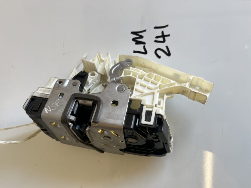 Mercedes A Class 2012-2018 3 / 5 Door Hatchback Near Side Front Door Locking Mechanism – A1667200735