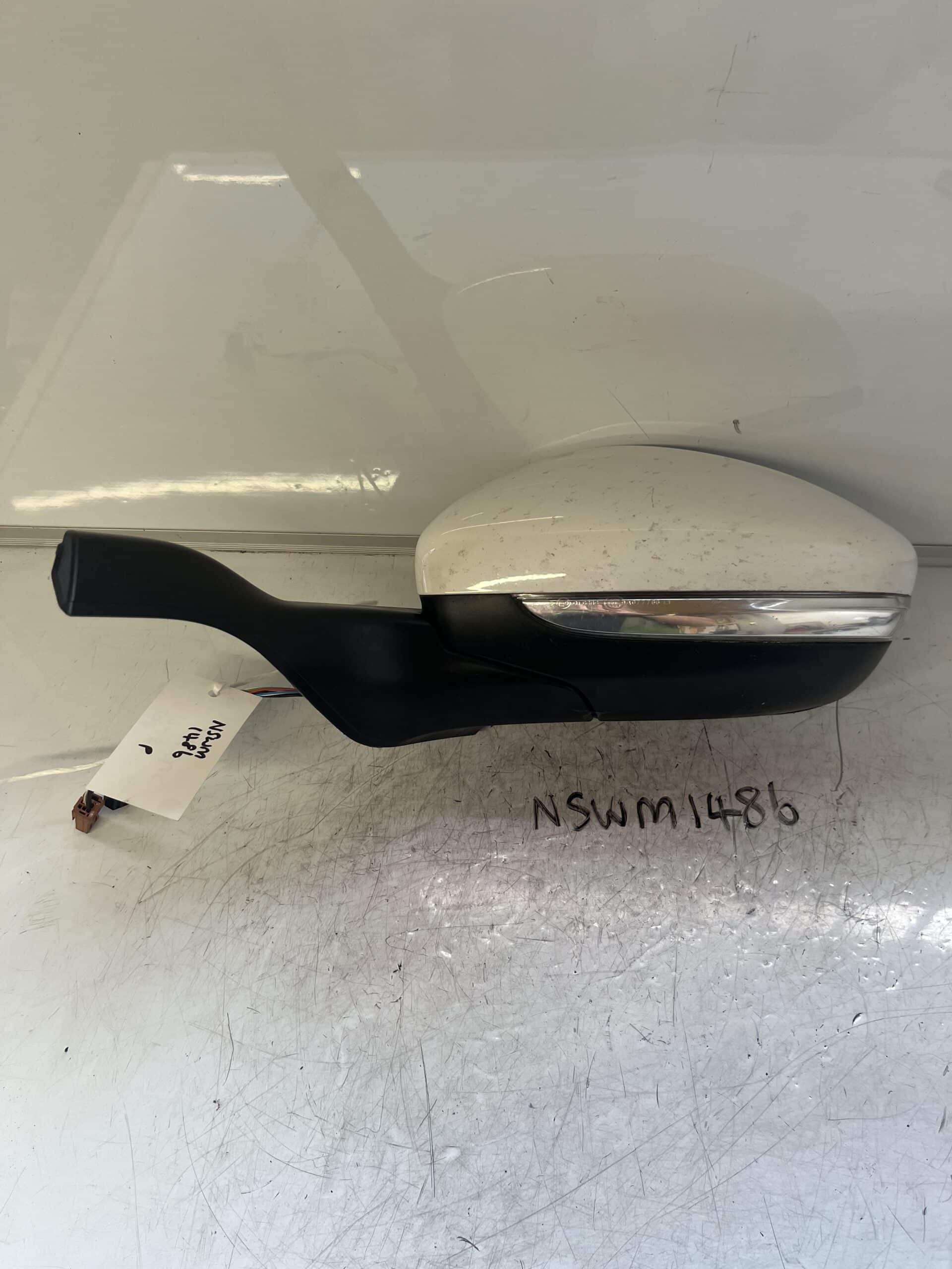 Peugeot 208 2012-2015 Hatchback Near Side Electric Door Mirror – White