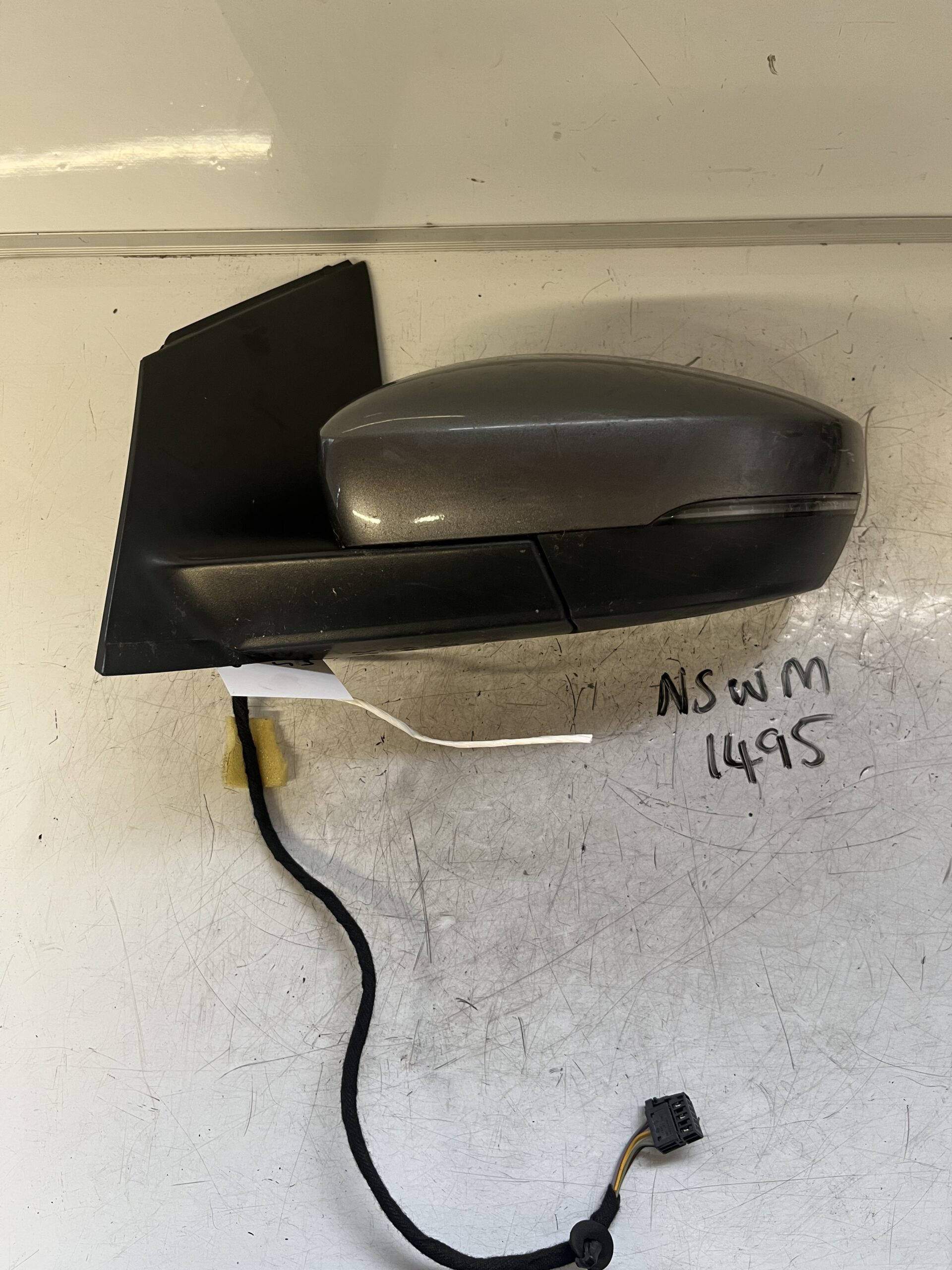 Volkswagen Polo 2009-2014 Hatchback Near Side Electric Door Mirror – Grey LI7F Colour Code