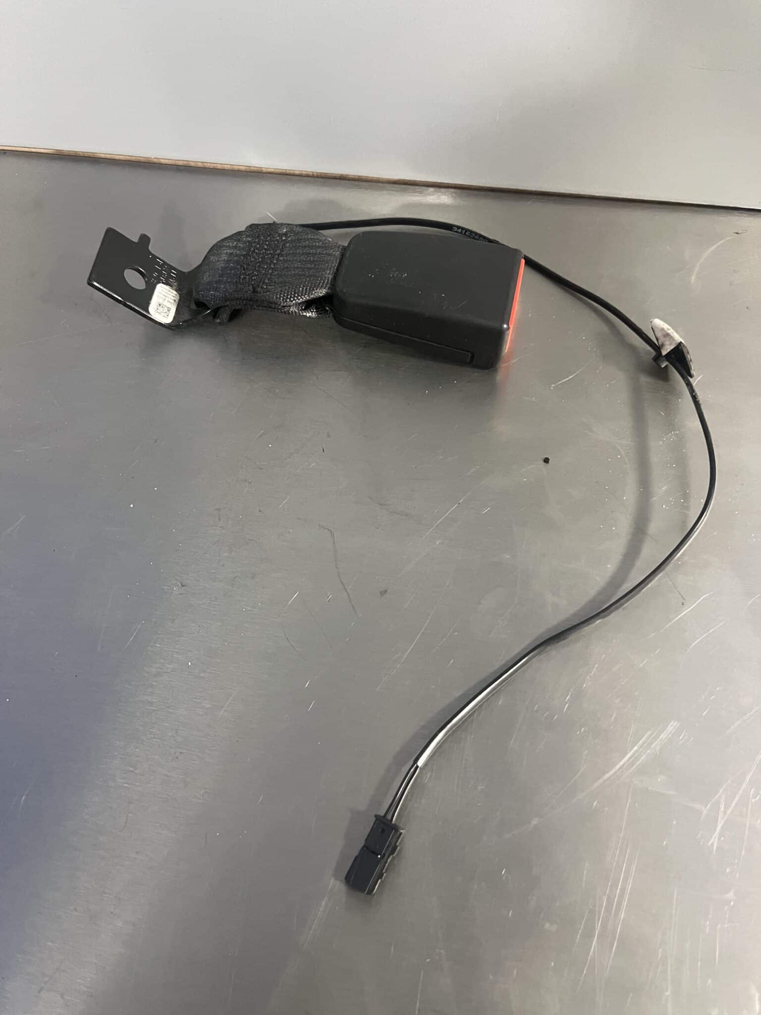 Vauxhall Astra 2015-2021 5 Door Hatchback Off Side Rear Seatbelt Anchor – 13409378
