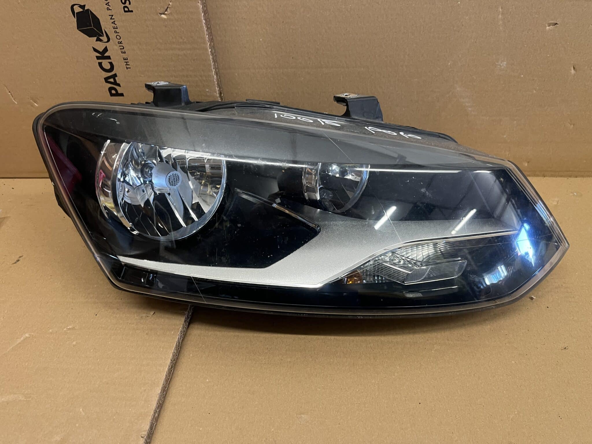 Volkswagen Polo 2009-2014 Hatchback Off Side Headlamp – 6R2941008F