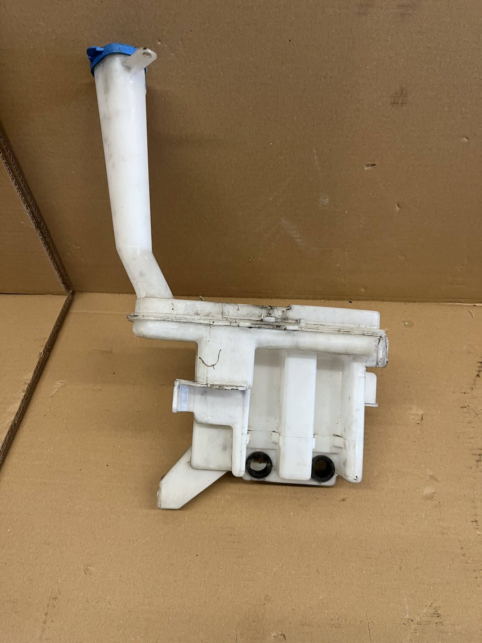 Suzuki Alto 2009-2015 Windscreen Washer Bottle