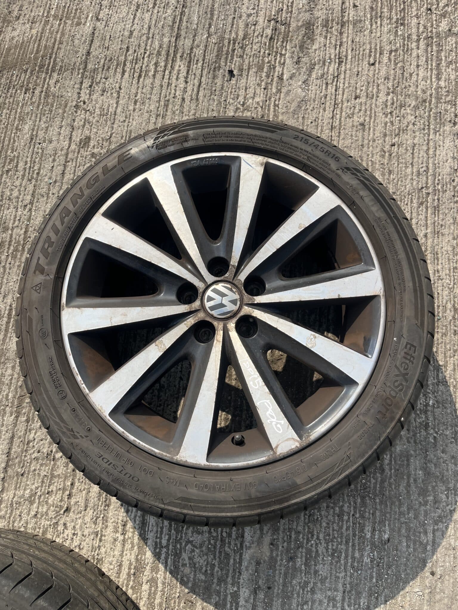 Volkswagen Polo 2009-2017 Single Alloy Wheel And Tyre – 215/45/16 ( Need Re-Con )