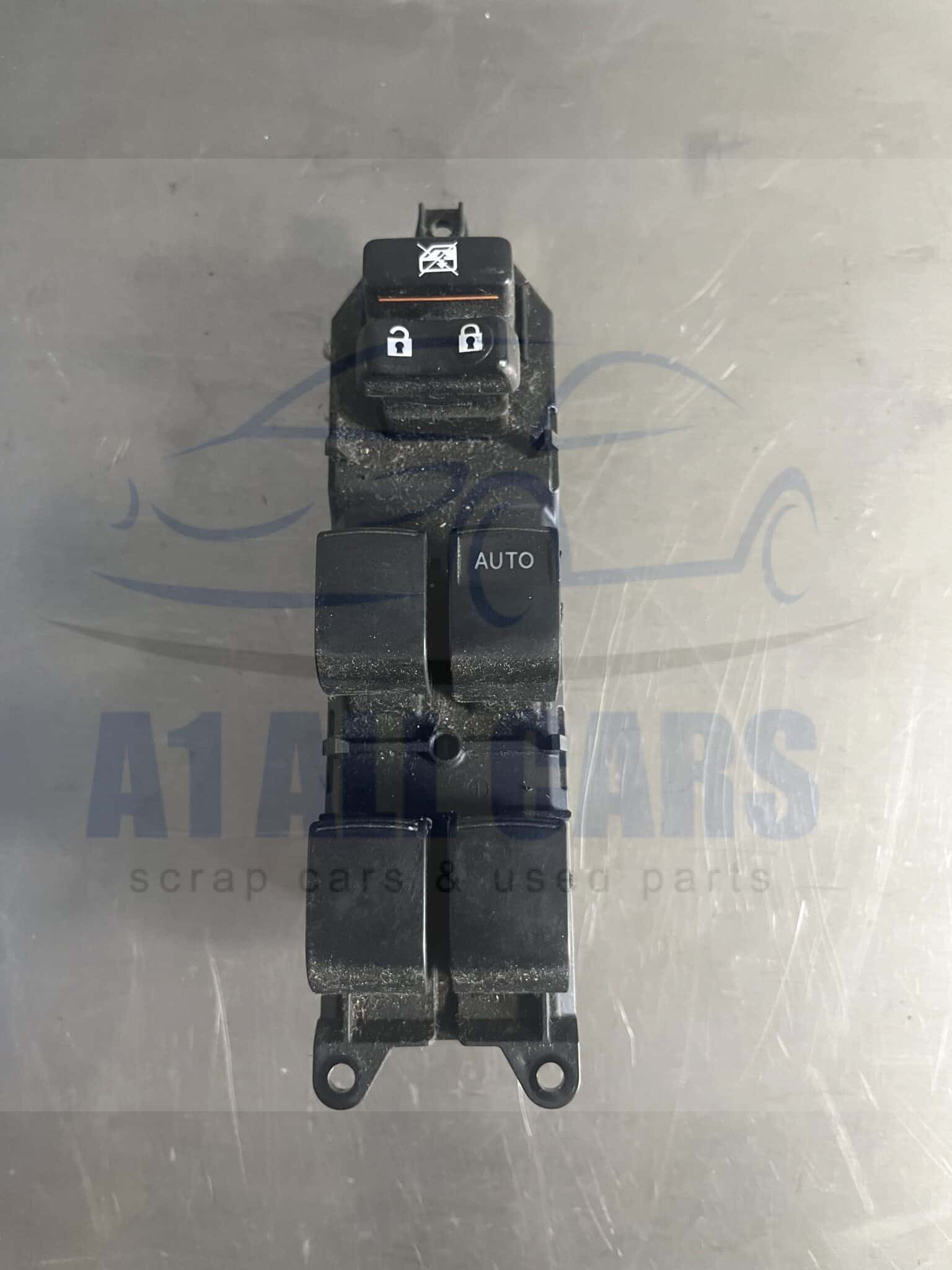 Toyota Yaris 2011-2018 Hatchback Off Side Front 4 Way Window Switch -15 Pin Plug