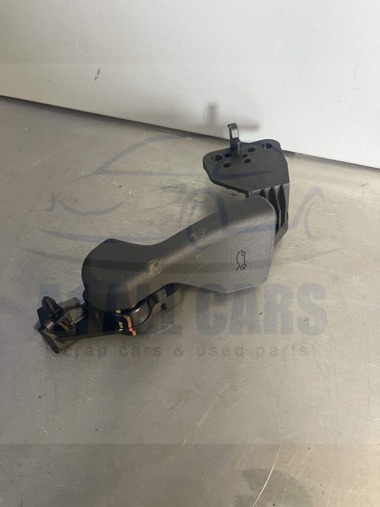 Vauxhall Mokka 2020-2025 Bonnet Release Handle – 9826001780